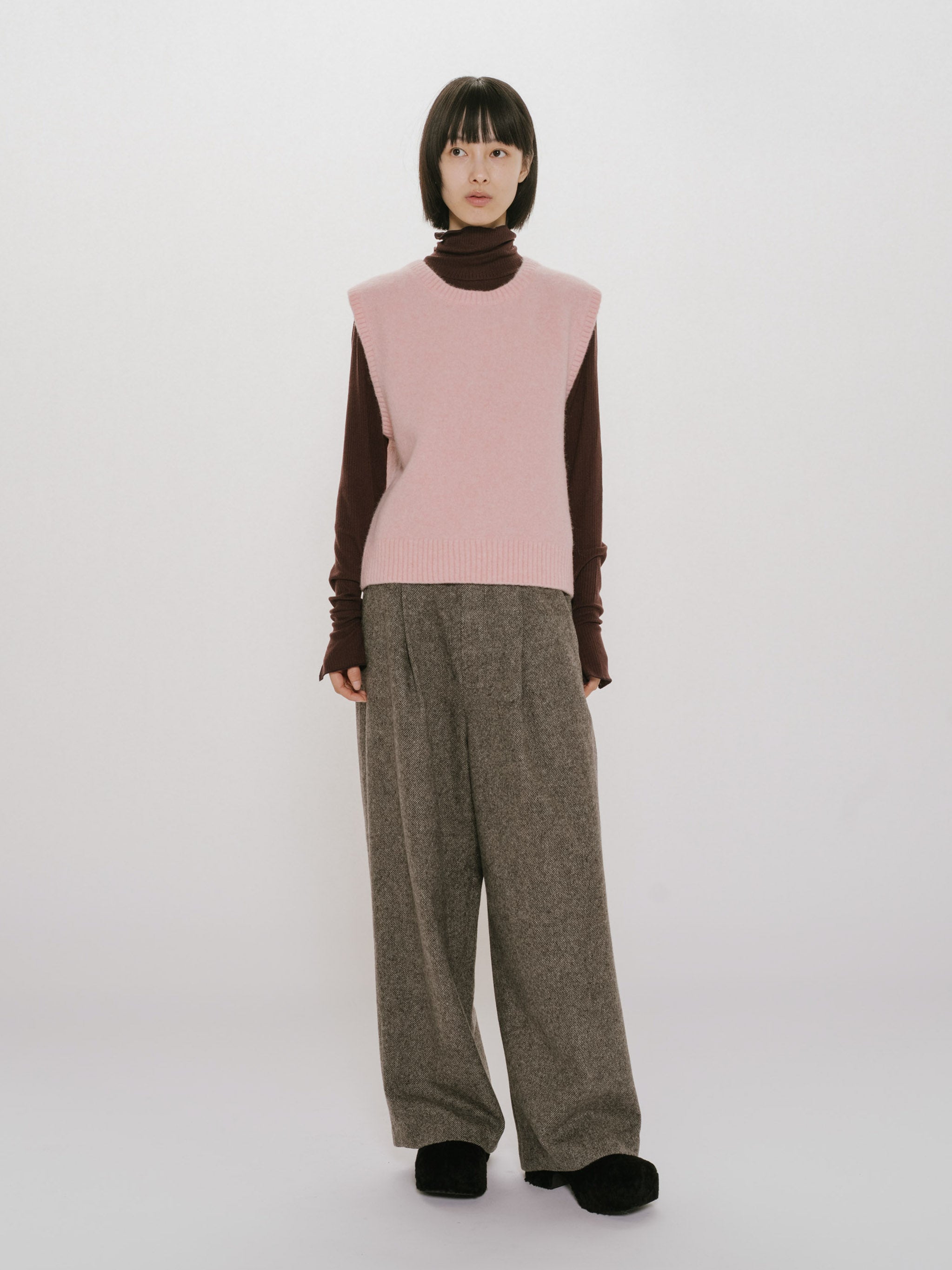 wool no sleeve pullover
