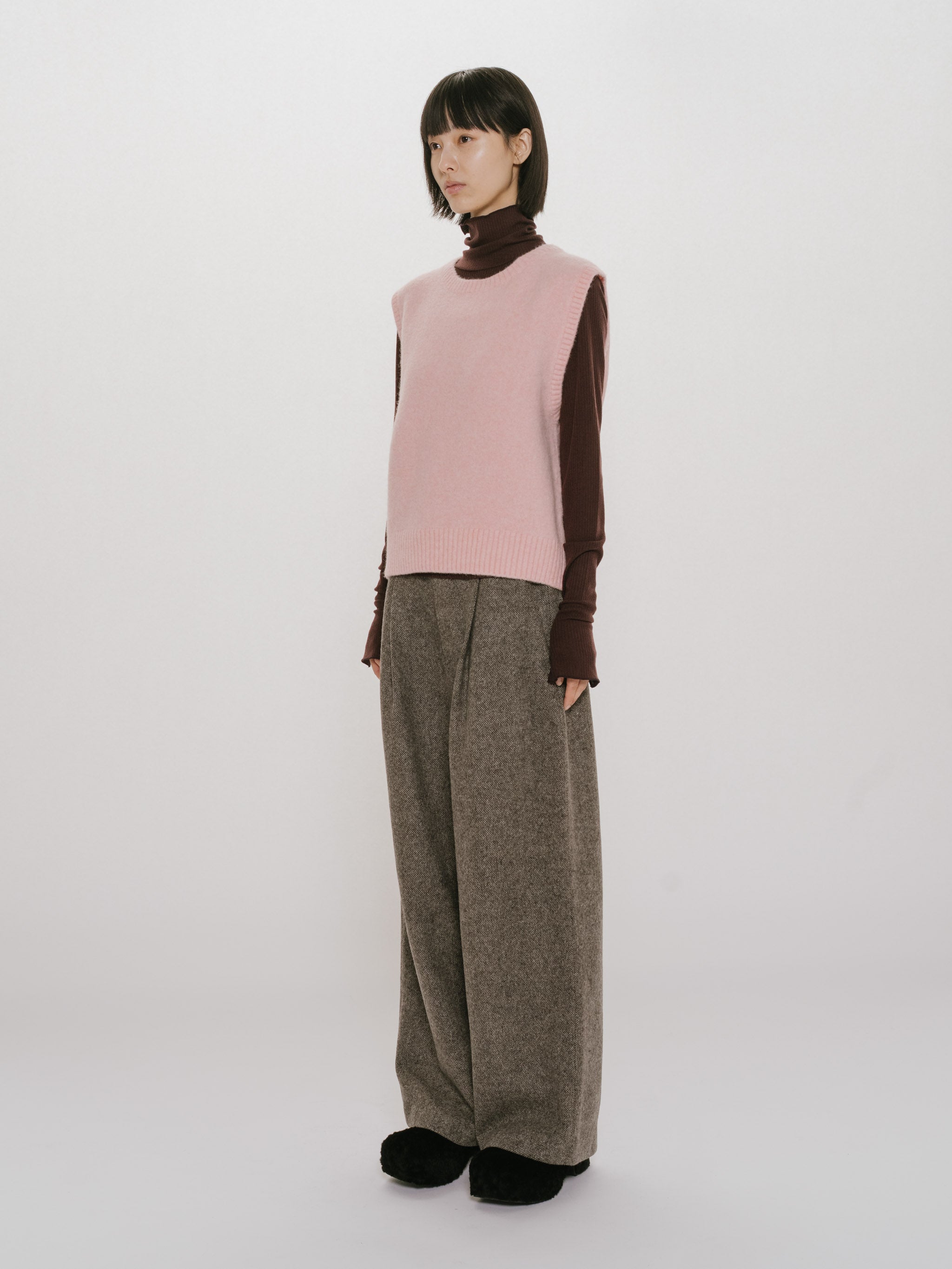 wool no sleeve pullover