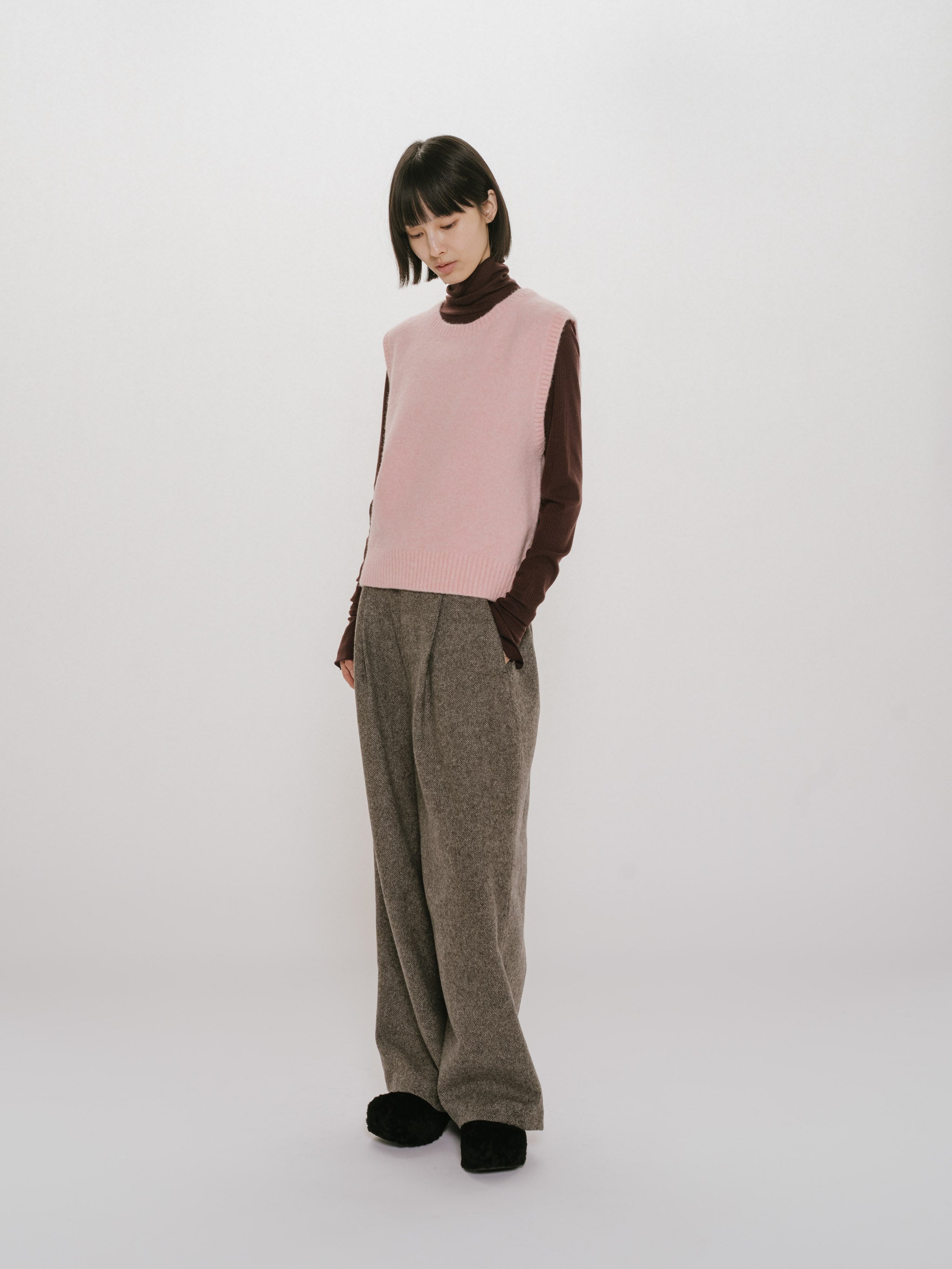 wool no sleeve pullover