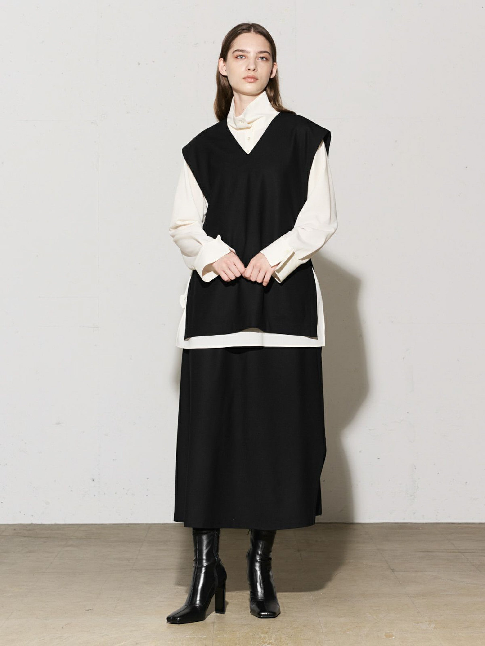 ウールVネックベスト