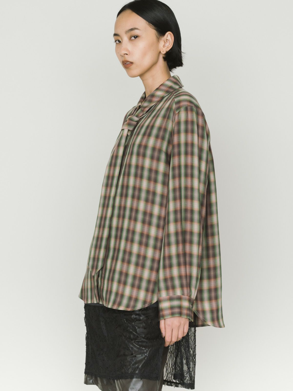 check regular collar shirt with tie