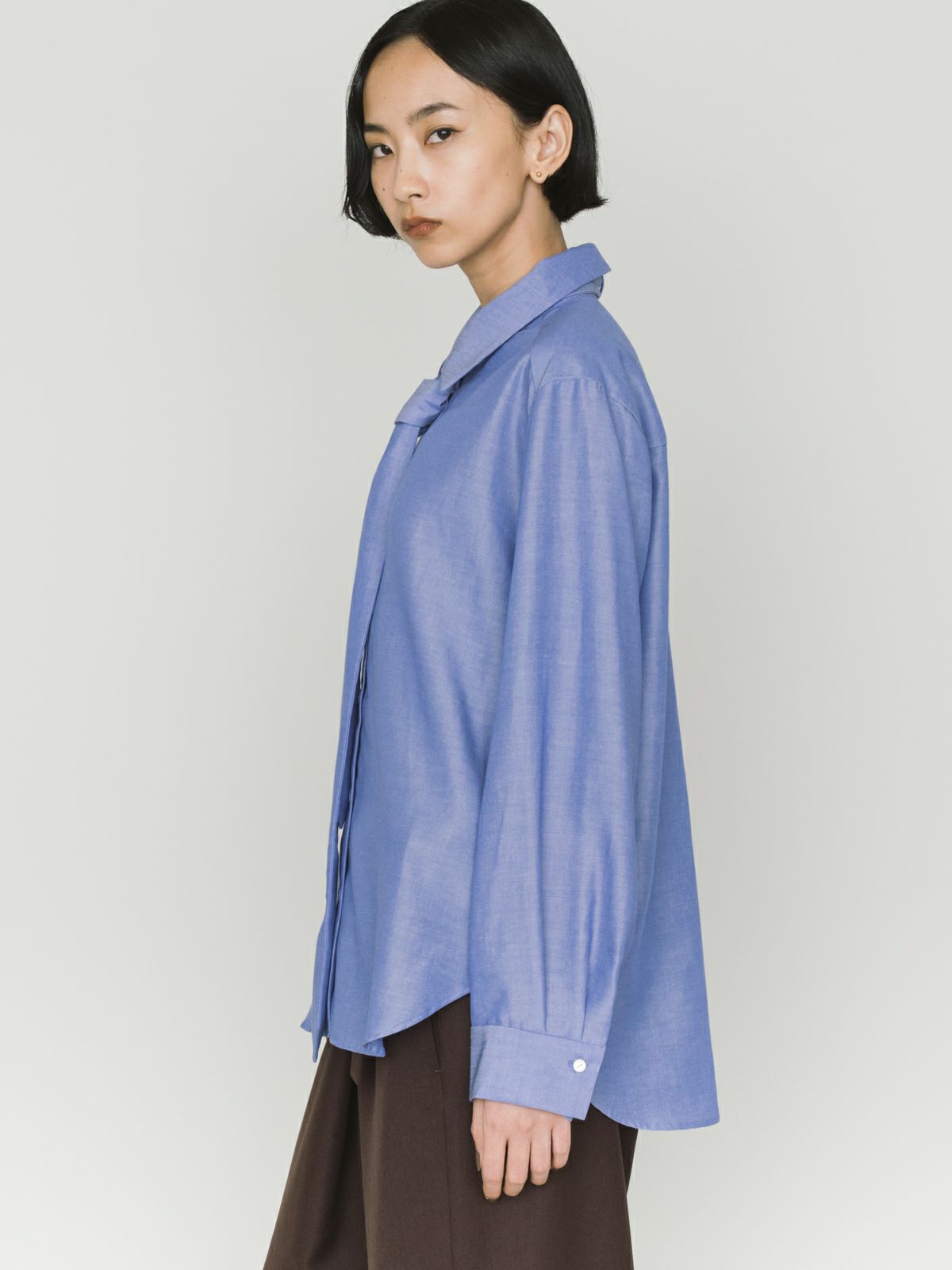 regular collar shirt with tie