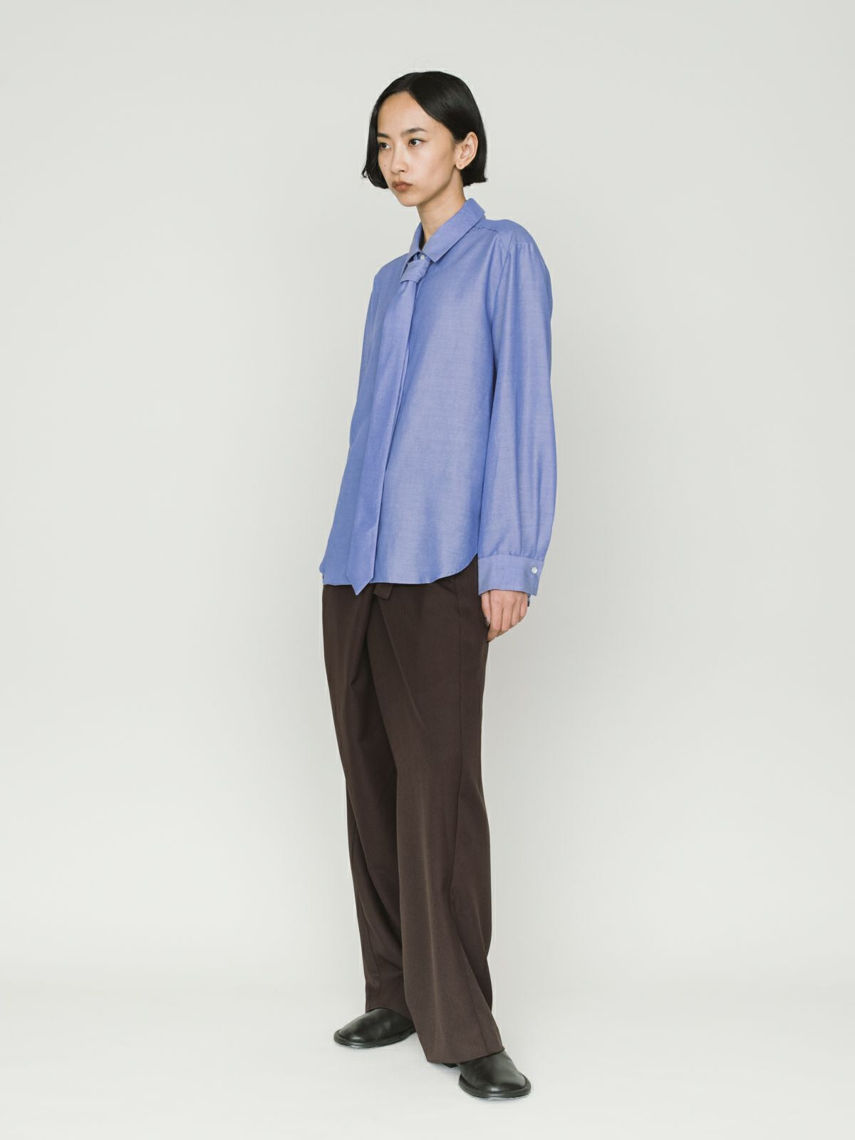 regular collar shirt with tie