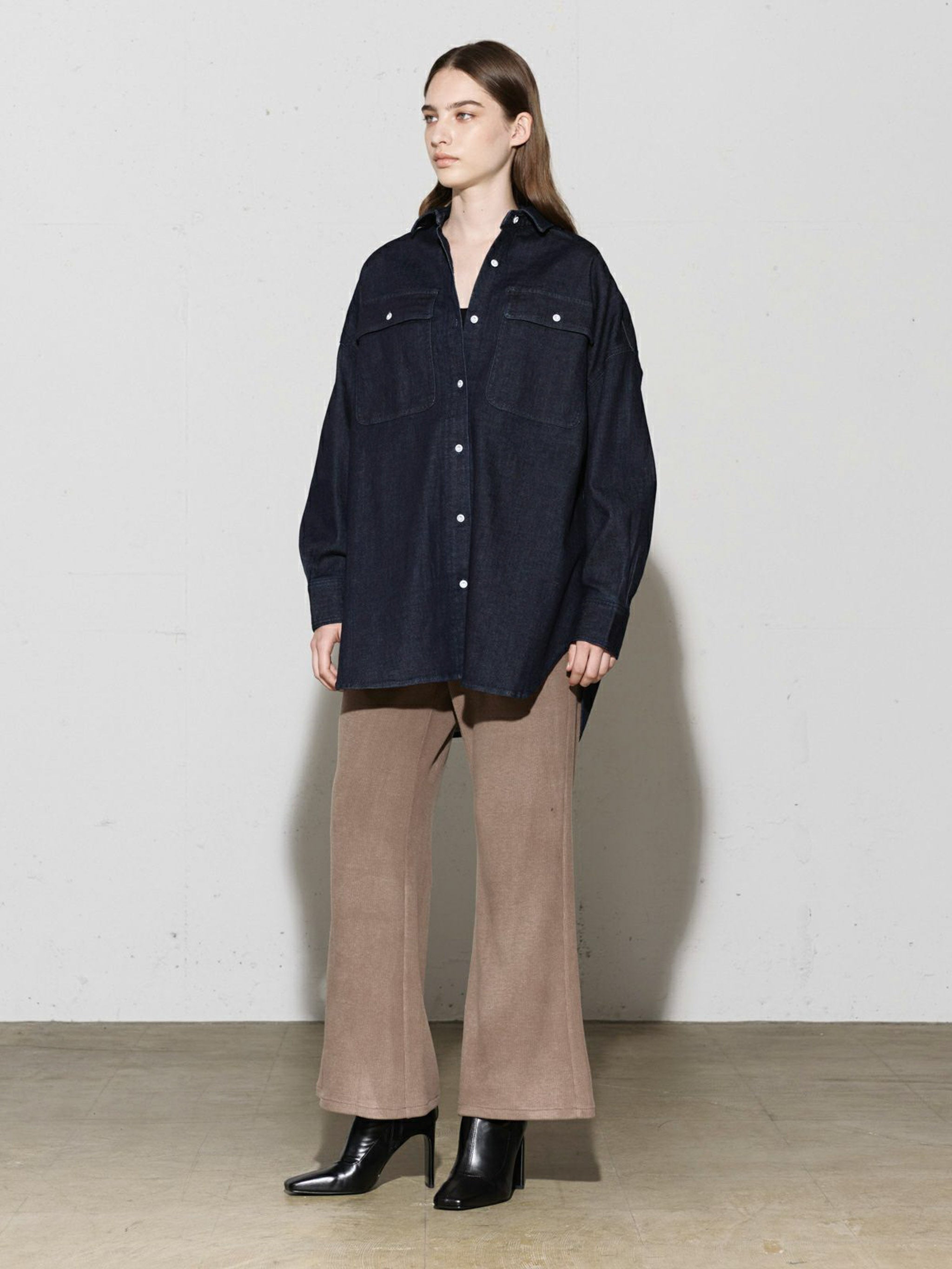 リブフレアパンツ