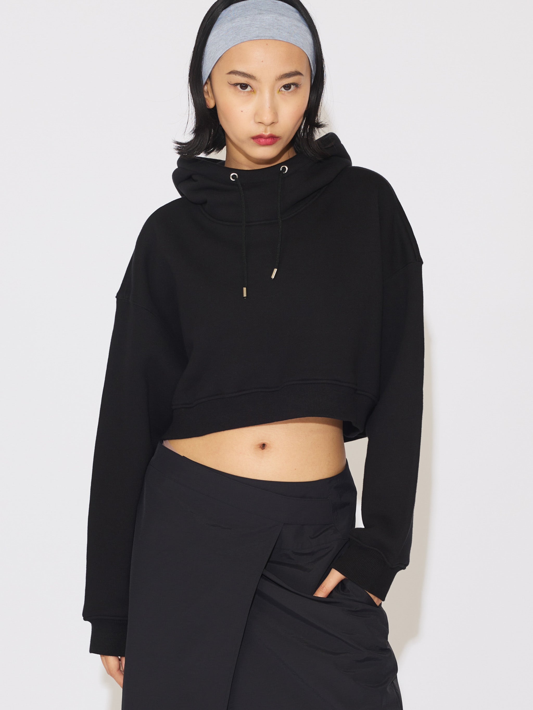 hooded short pullover