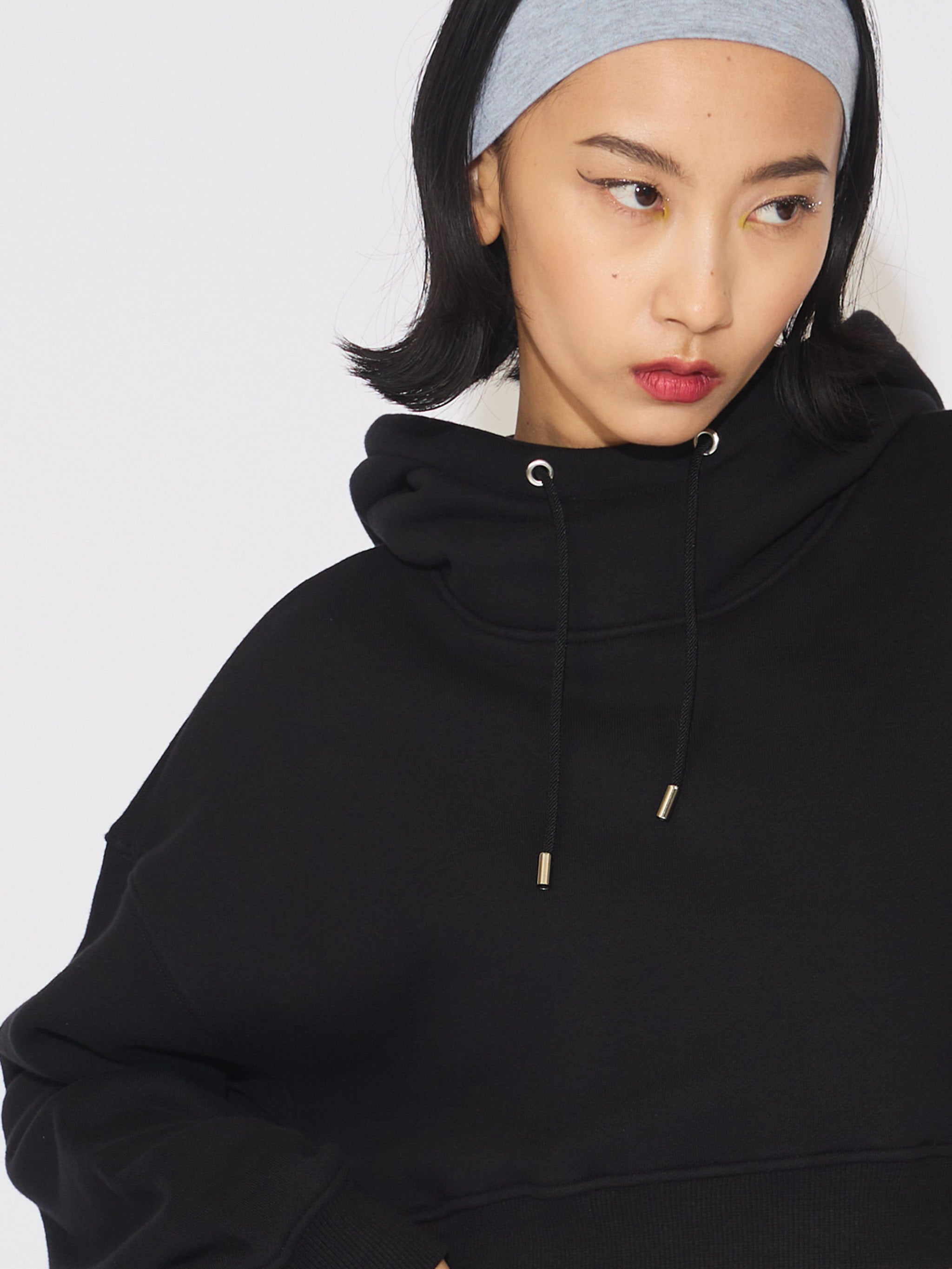 hooded short pullover