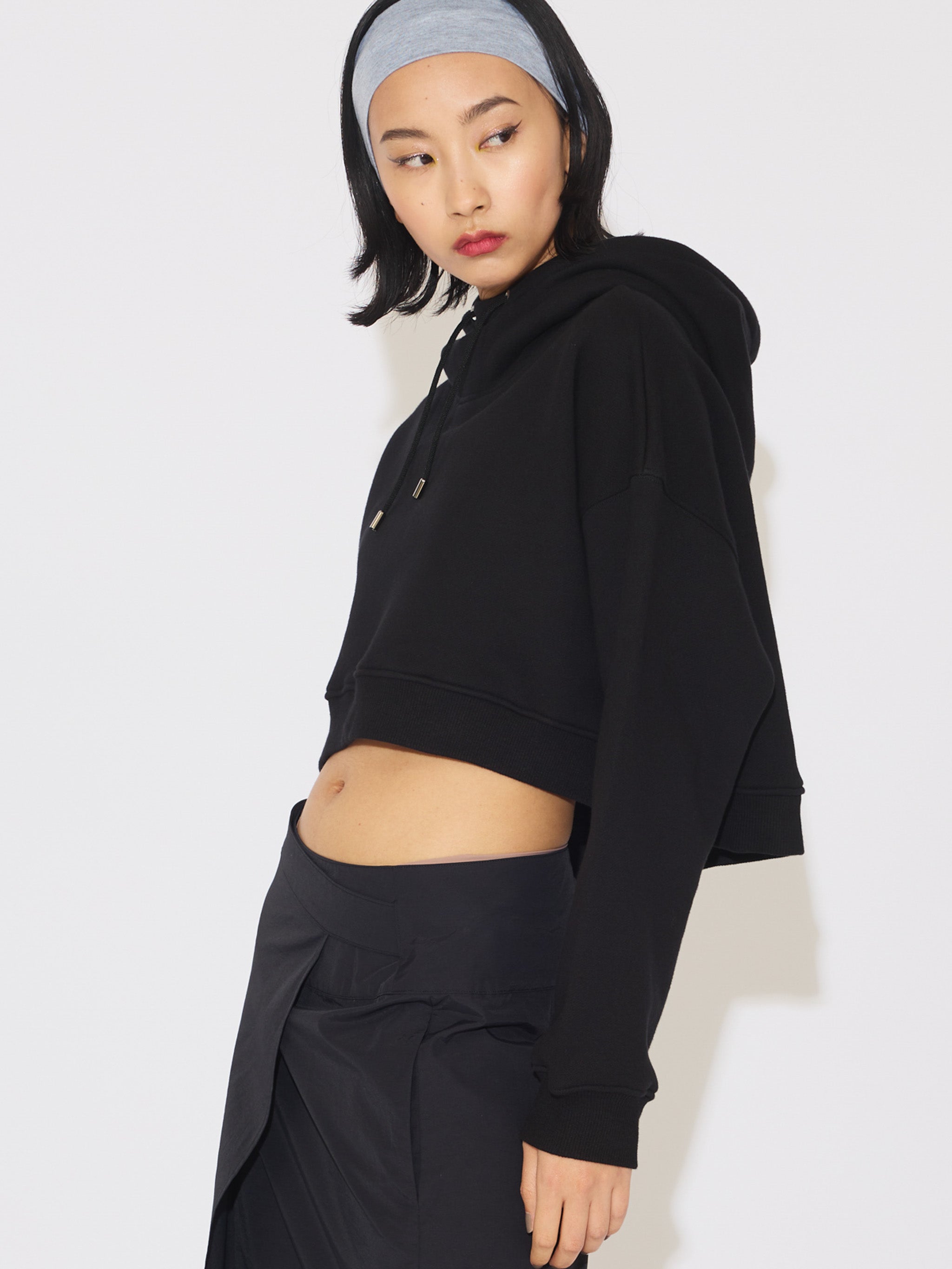 hooded short pullover