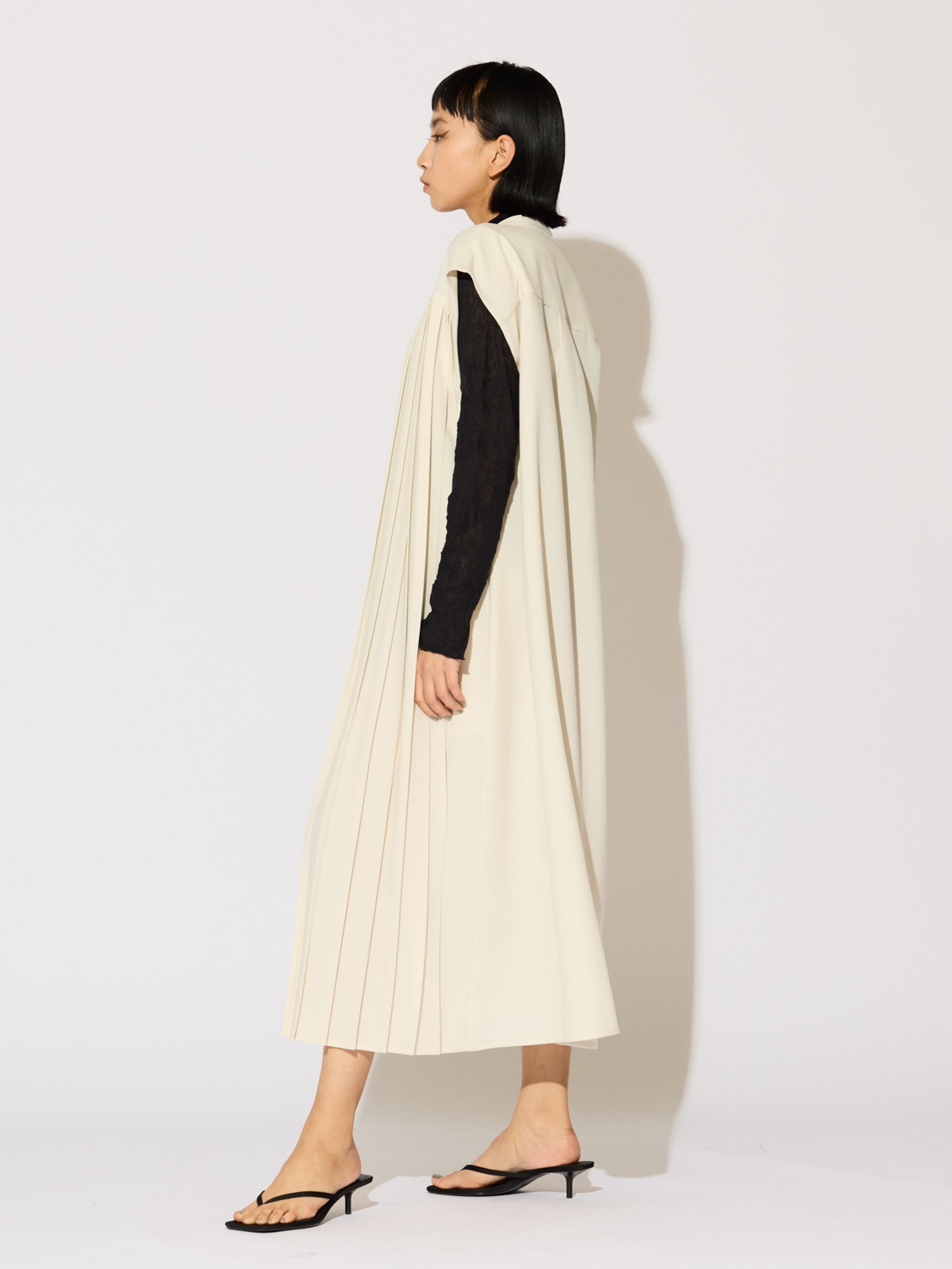asymmetrical pleated sleeveless dress[A]