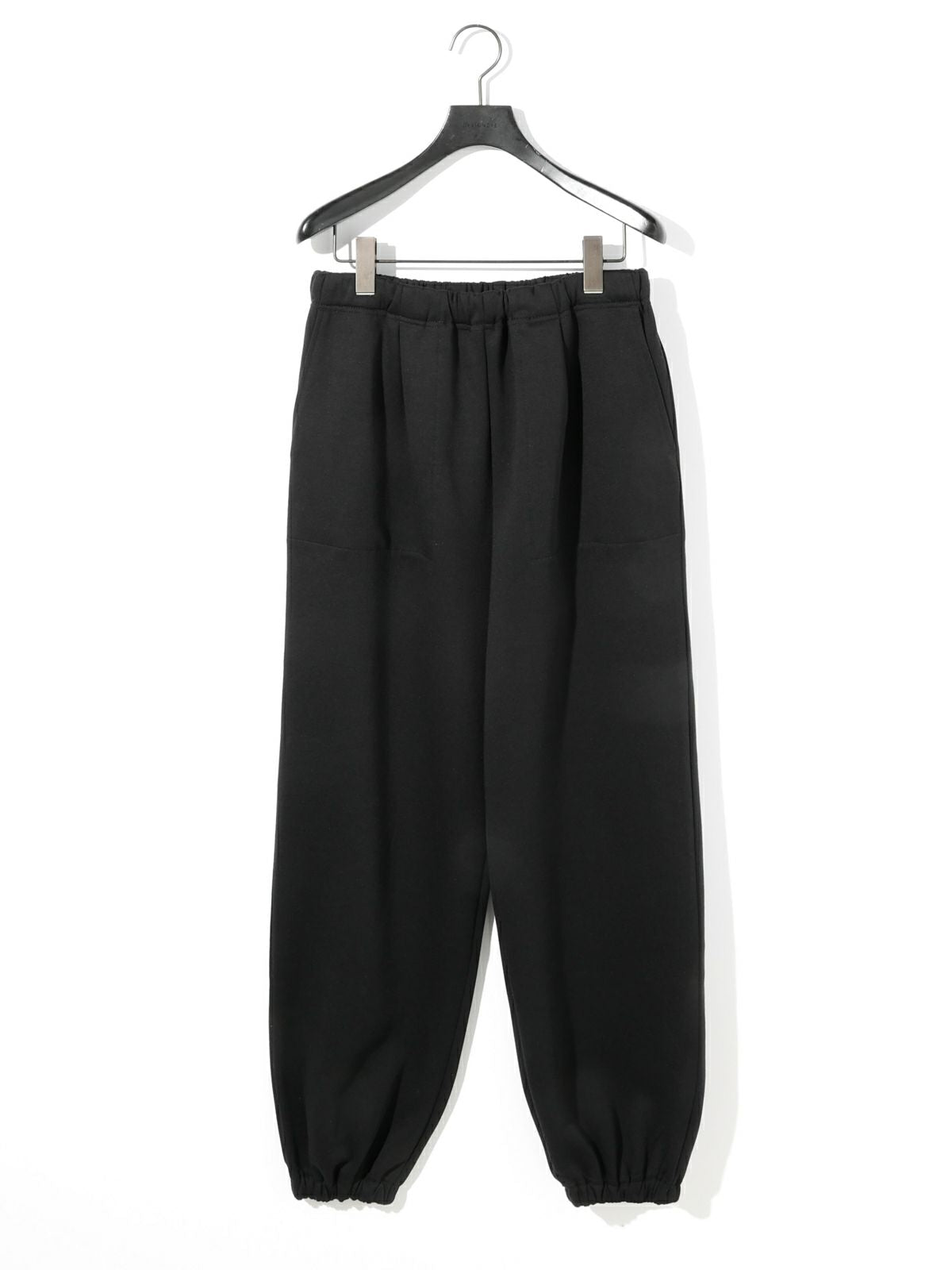 テーパードスウェットパンツ