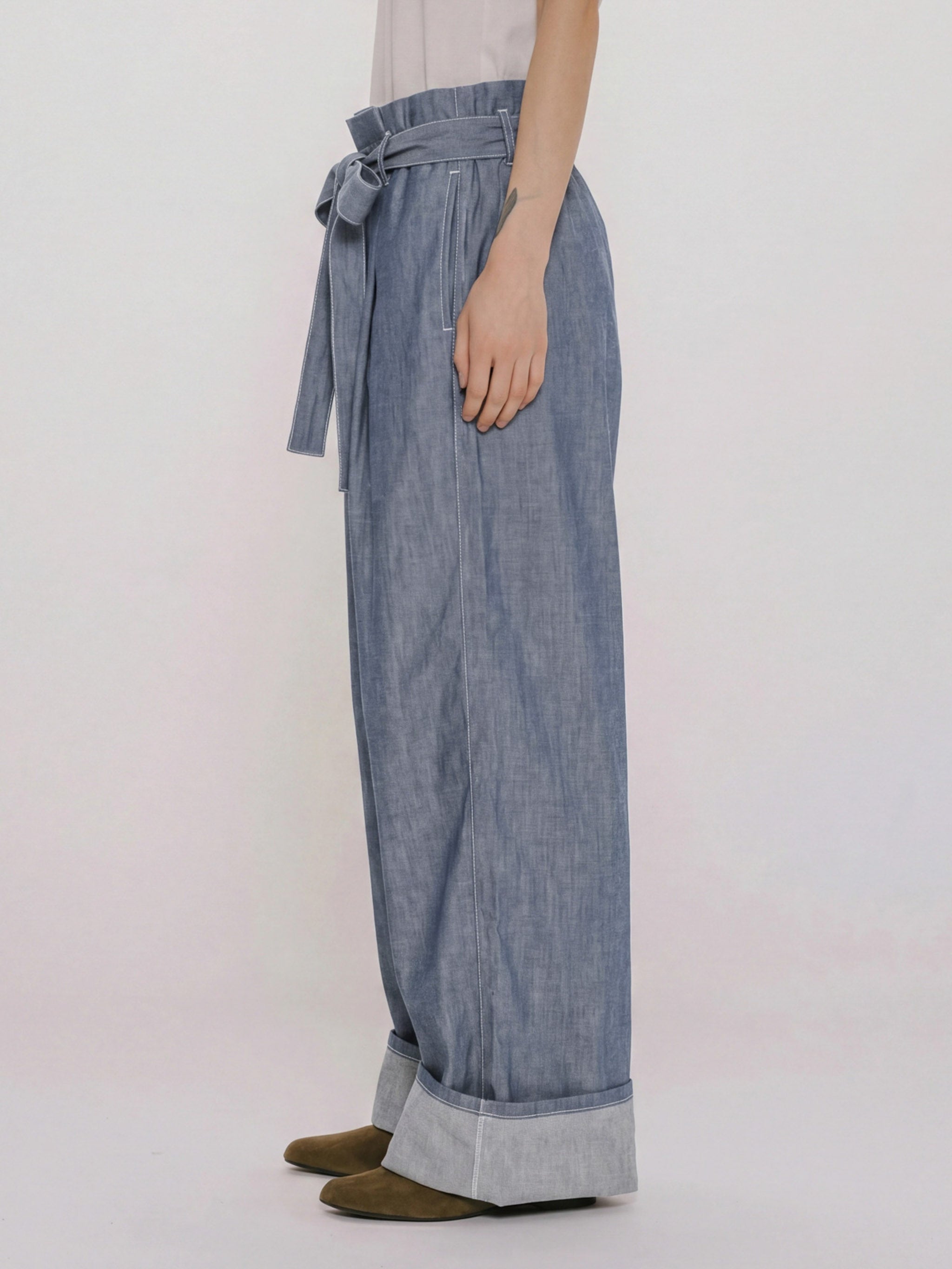 sheer denim easy pants（BLEACH）