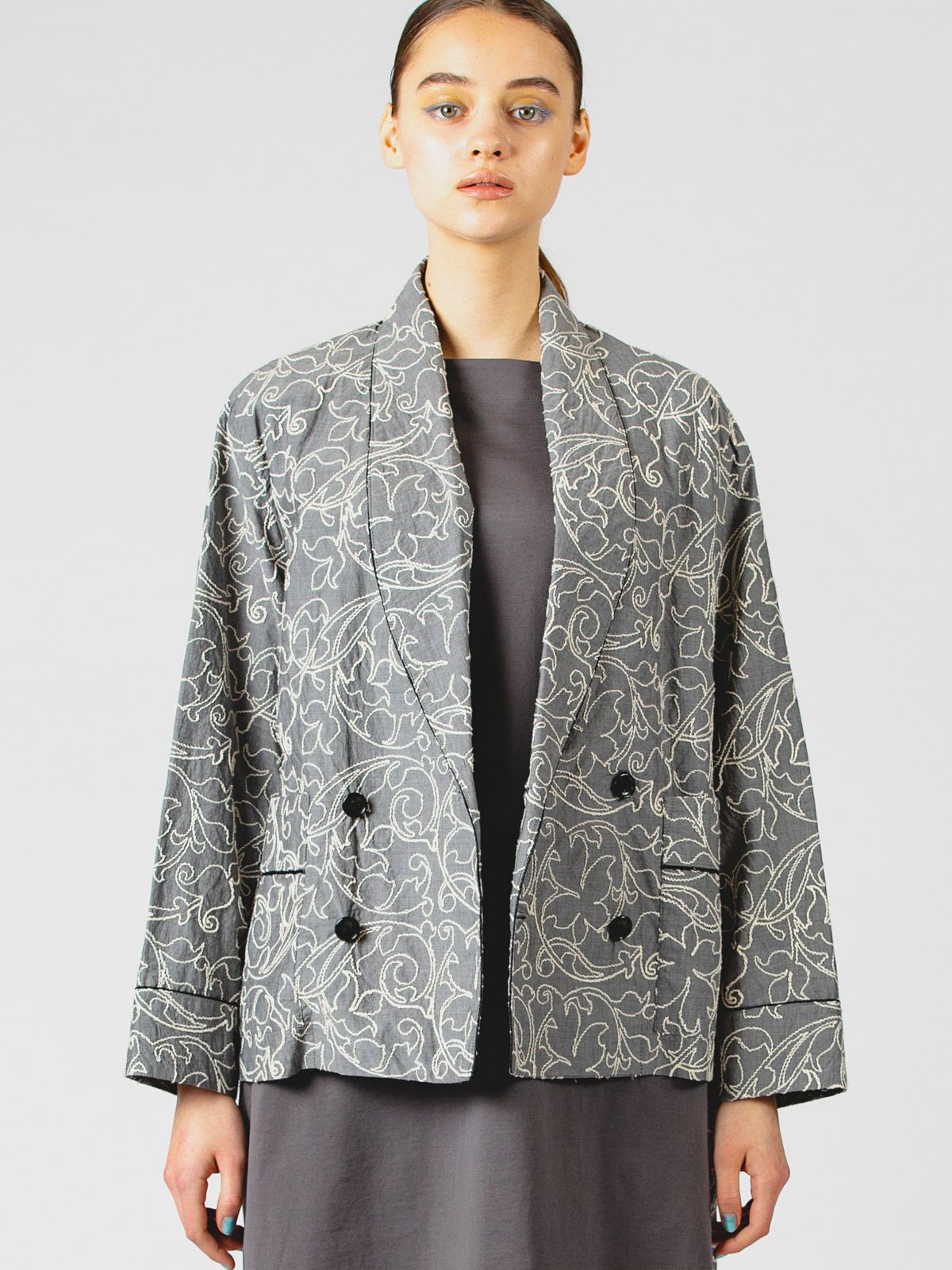 embroidered shawl collar jacket