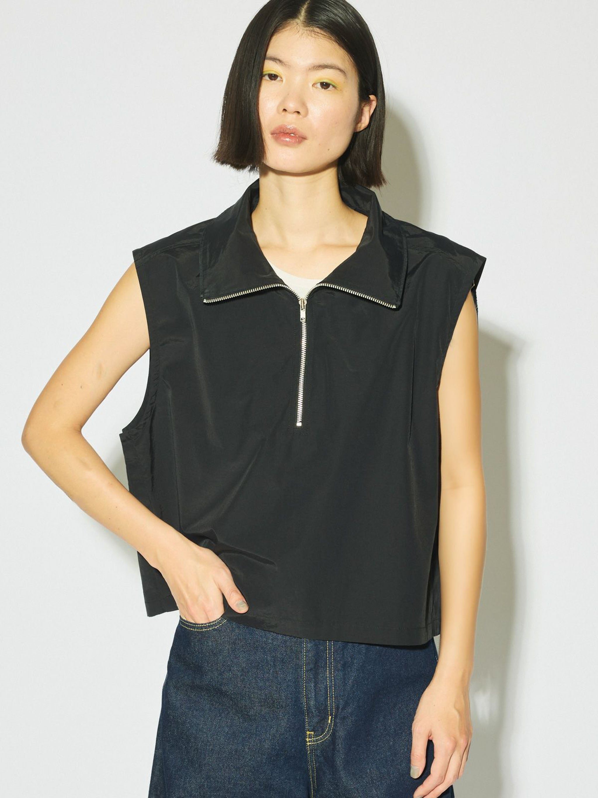 high neck zip vest[A]