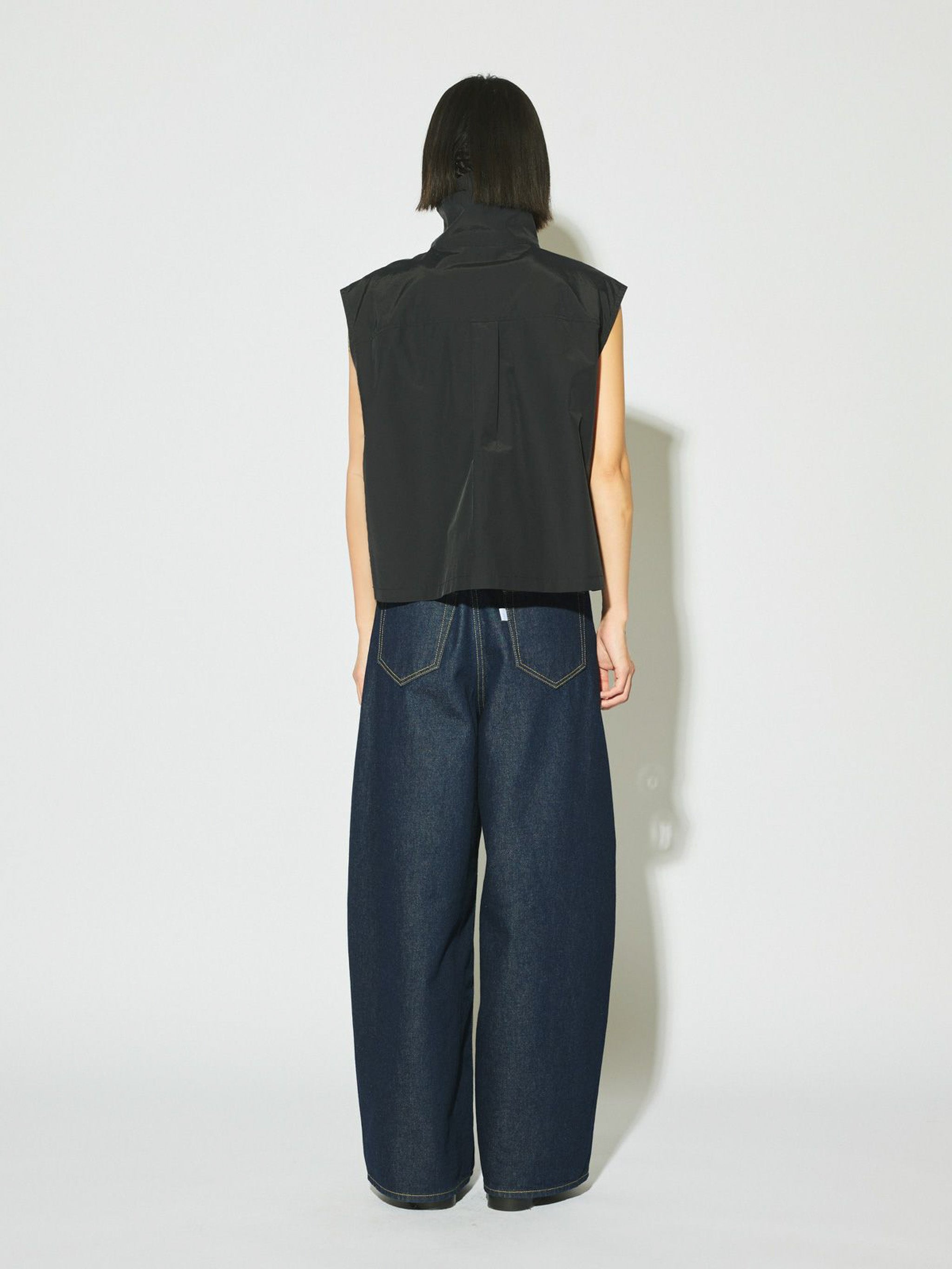 high neck zip vest[A]