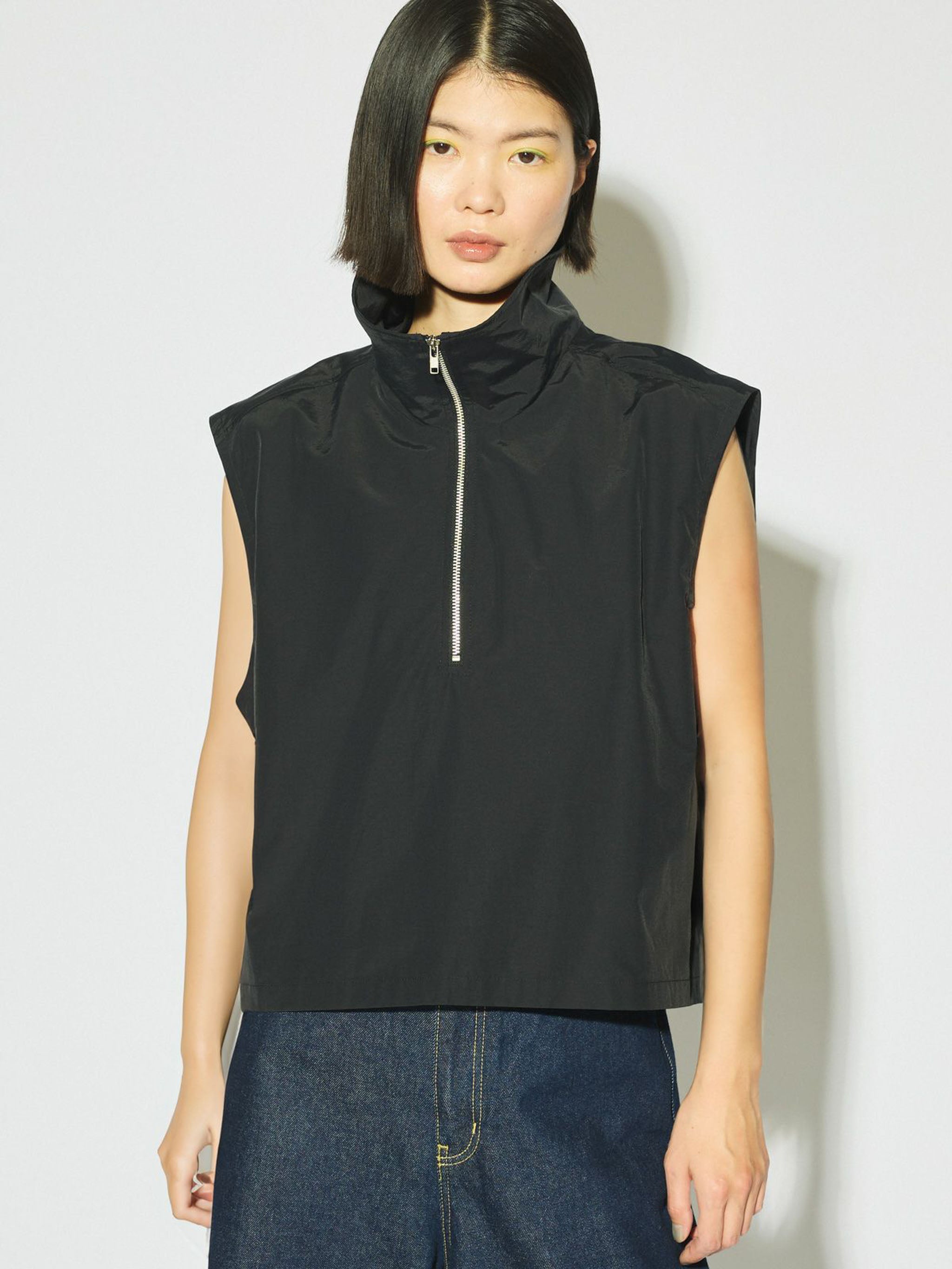 high neck zip vest[A]