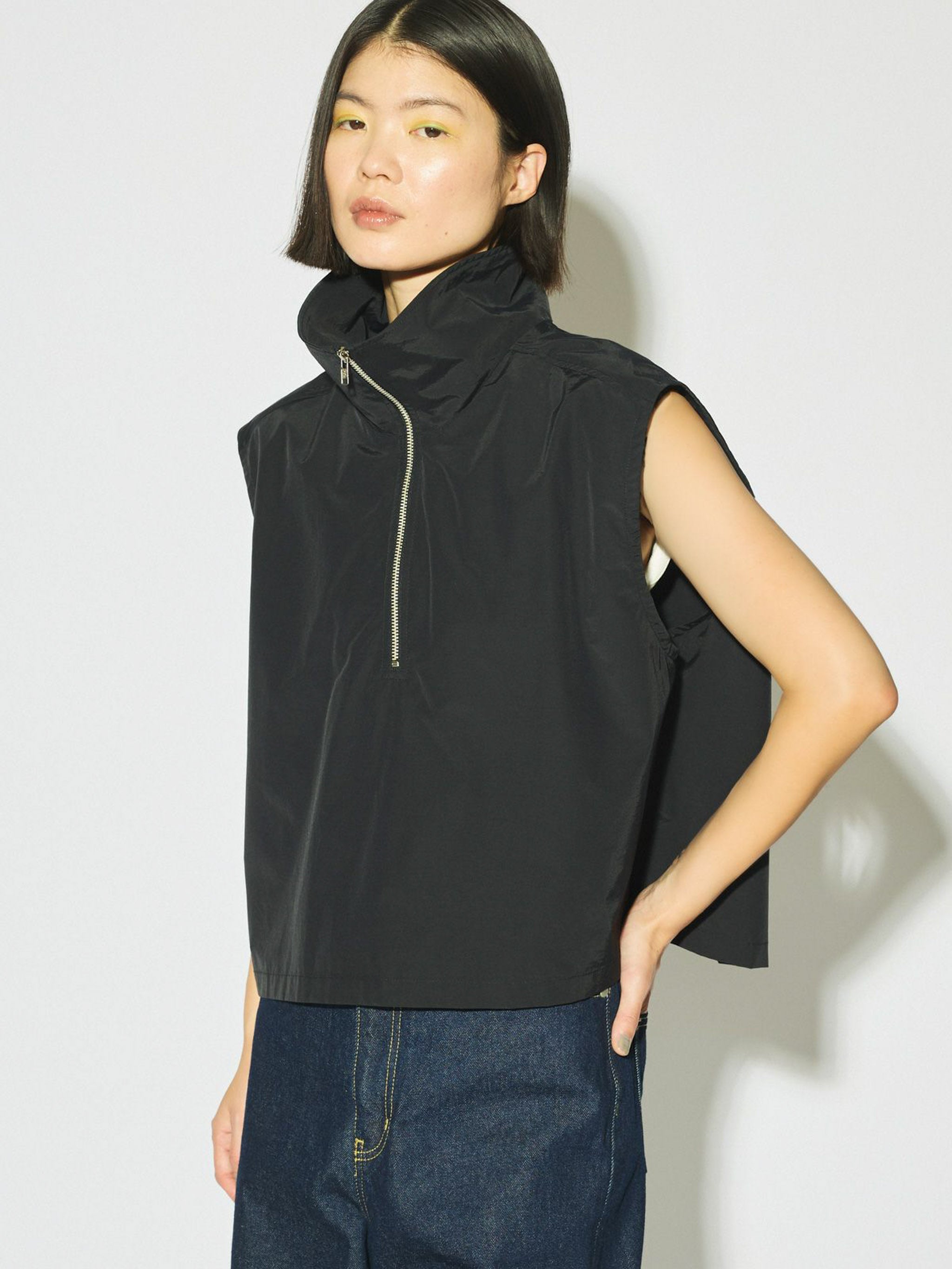 high neck zip vest[A]