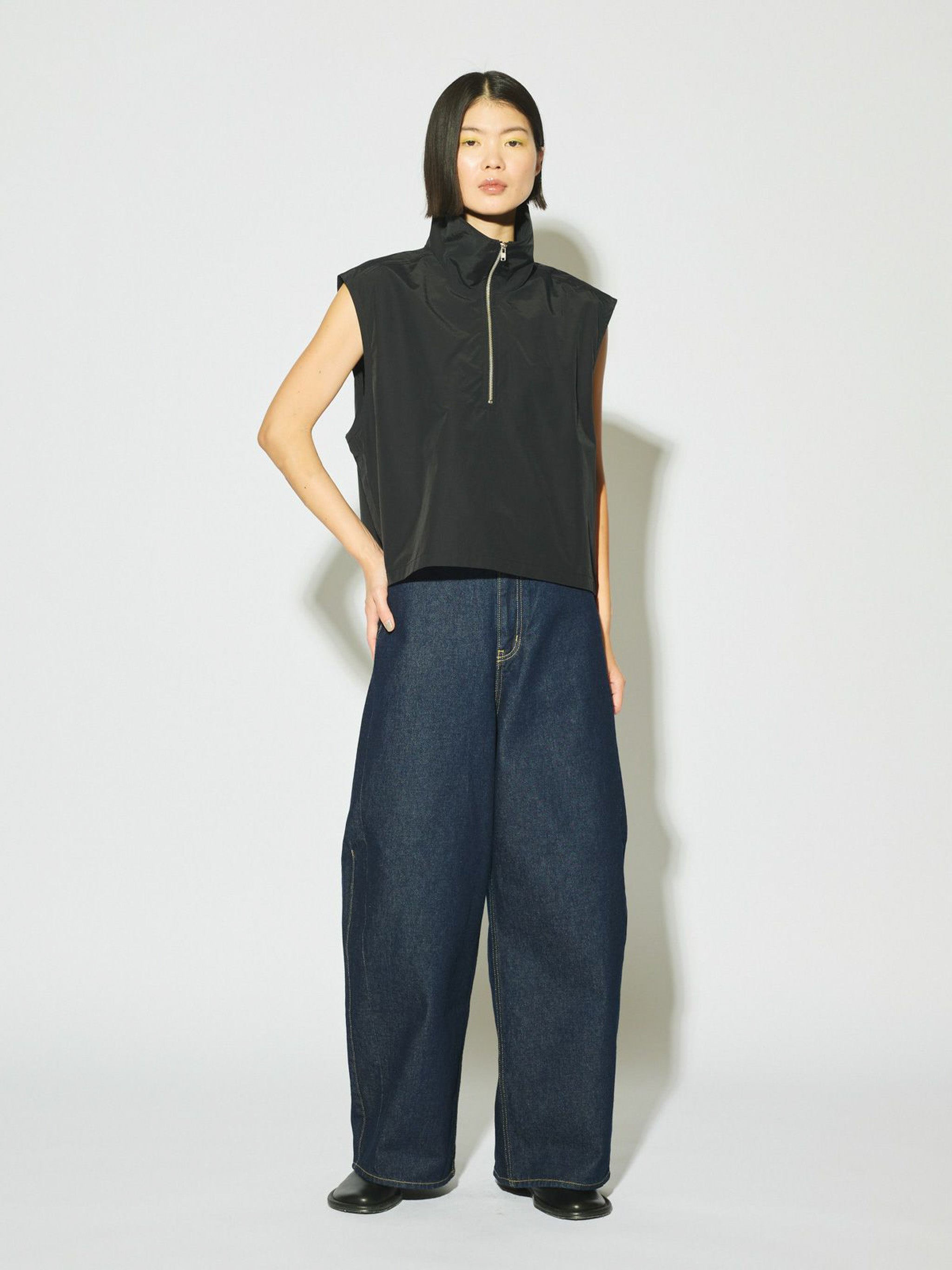 high neck zip vest[A]