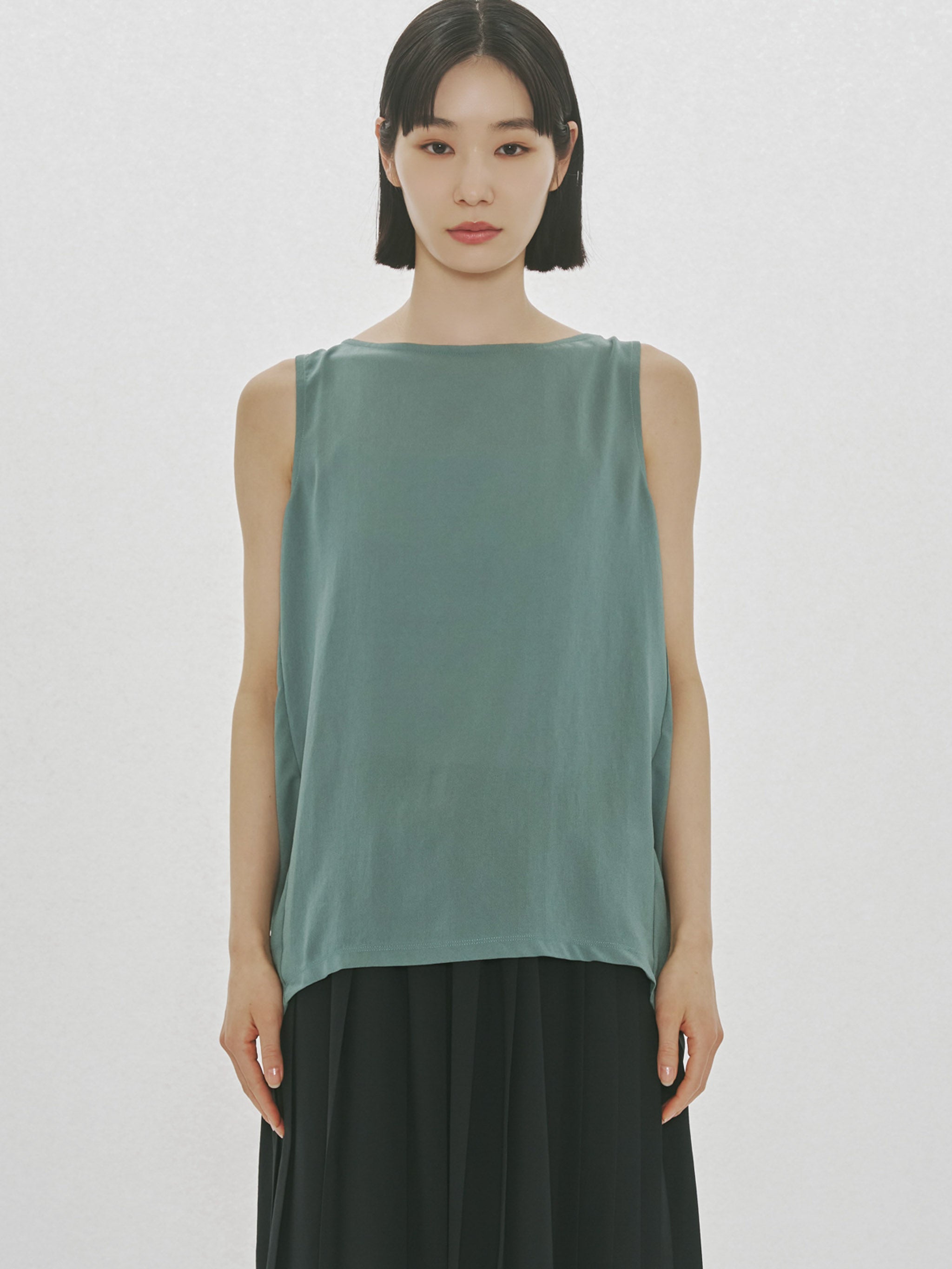 no sleeve tucked wide pullover