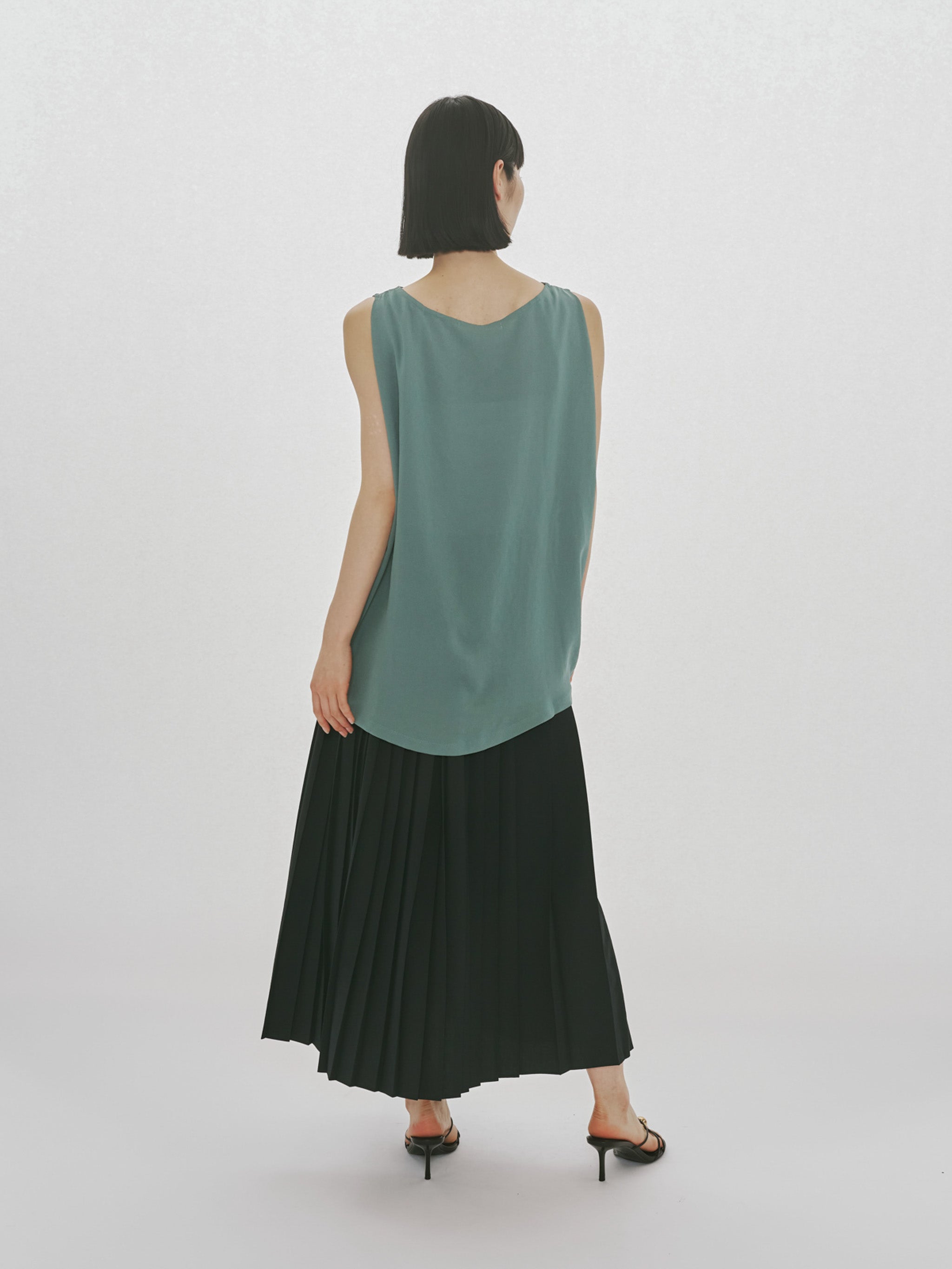 No Sleeve Tucked Wide Pullover｜ノースリーブタックワイドプル