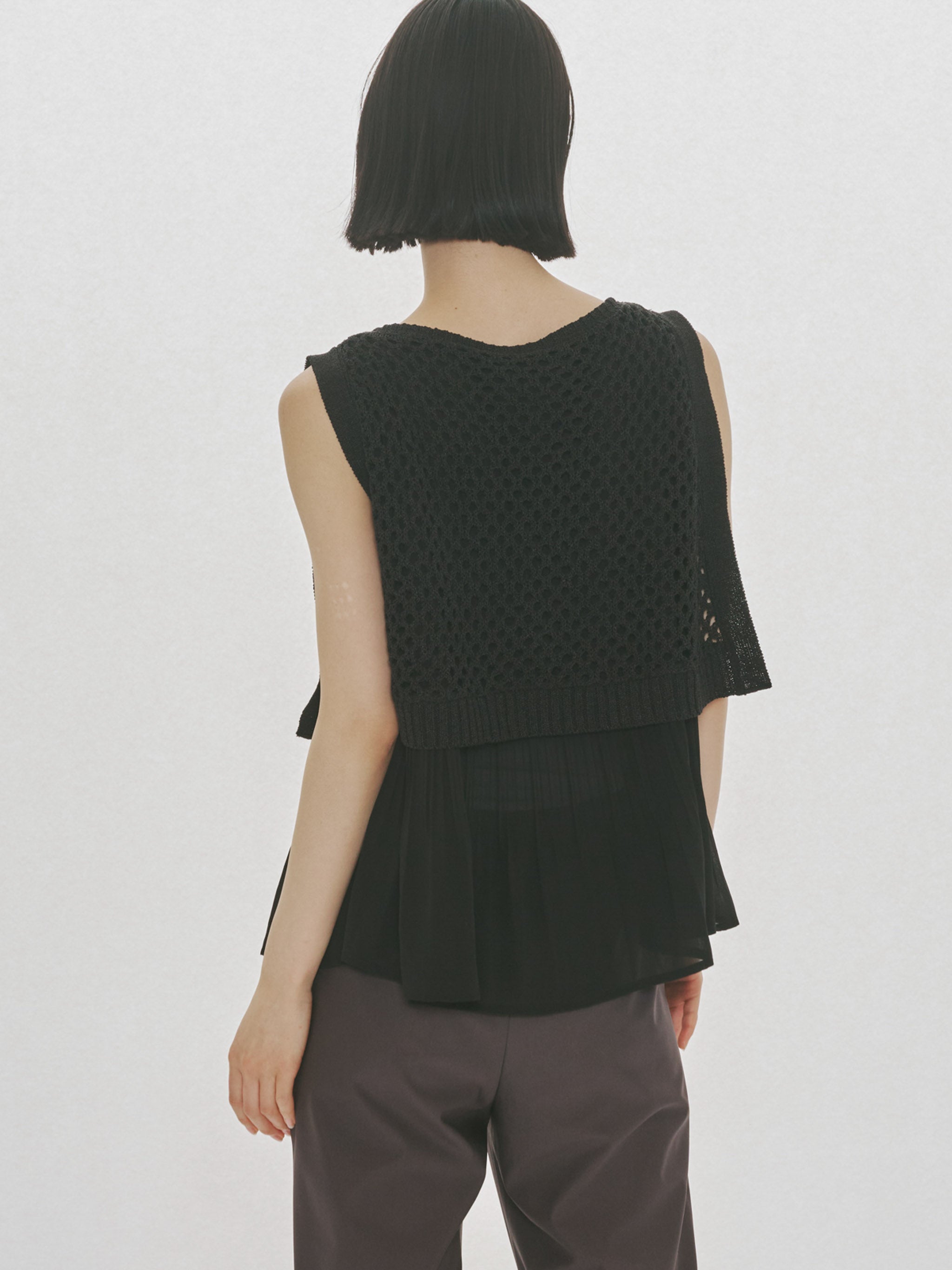 woven pleated layered vest