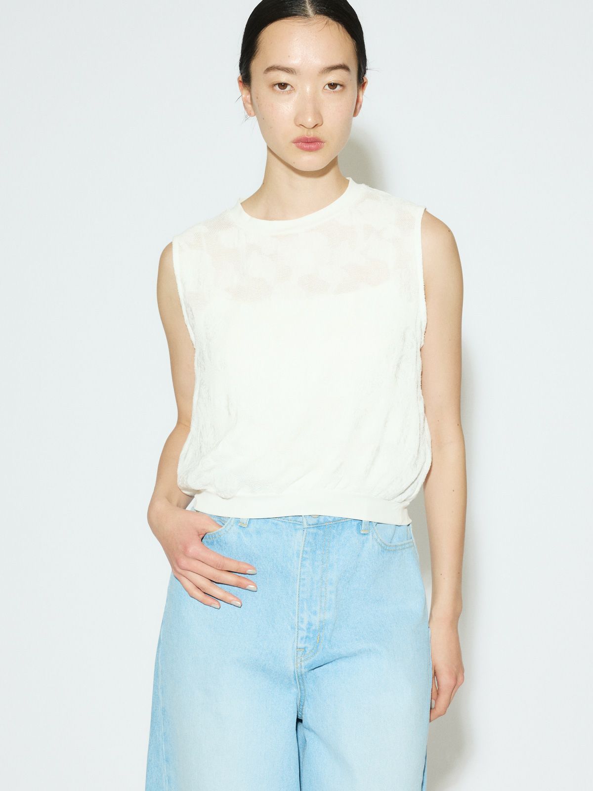 sleeveless lace top[A]