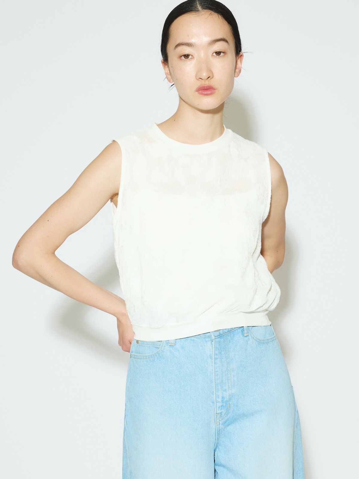 sleeveless lace top[A]