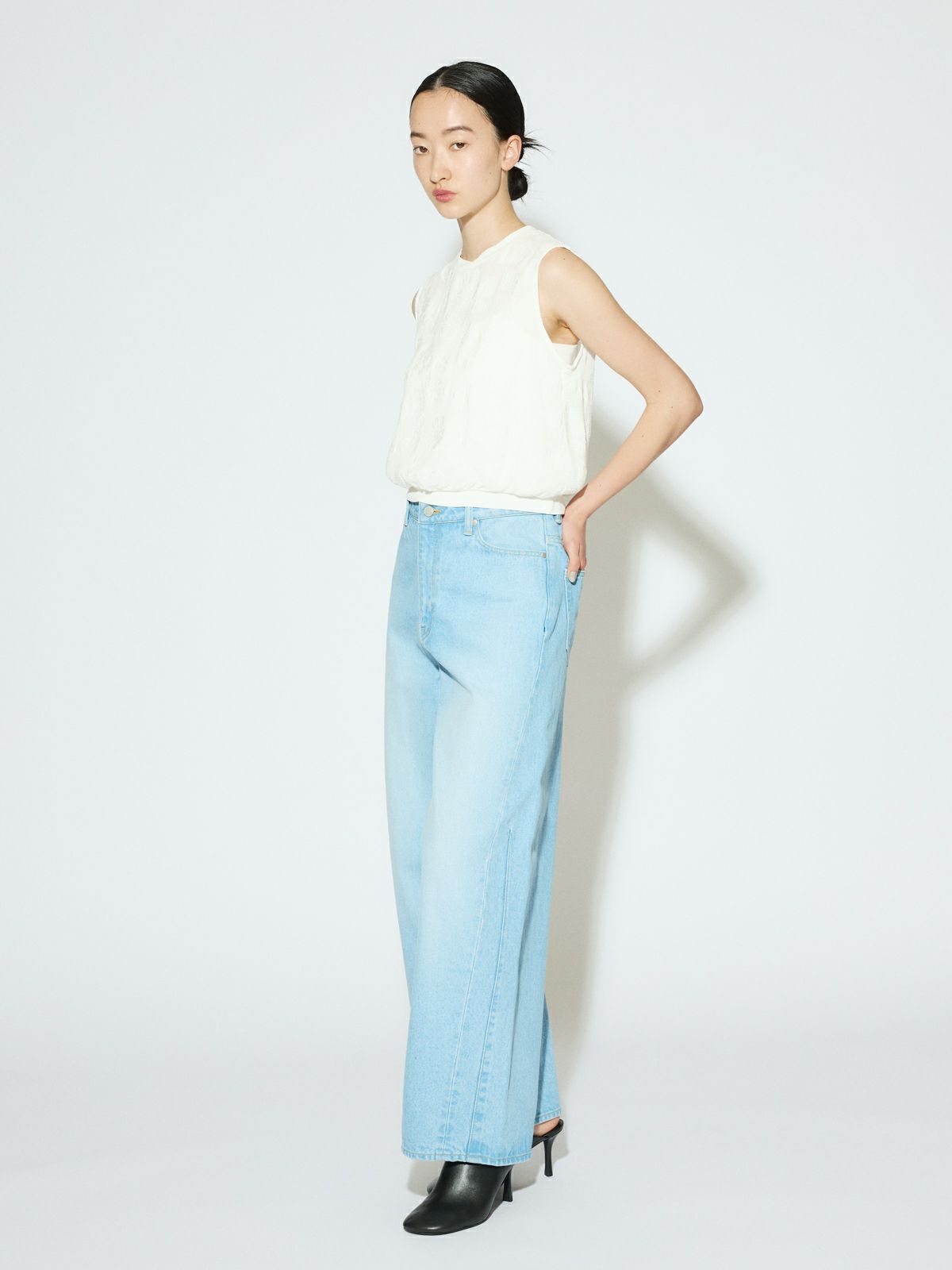 sleeveless lace top[A]