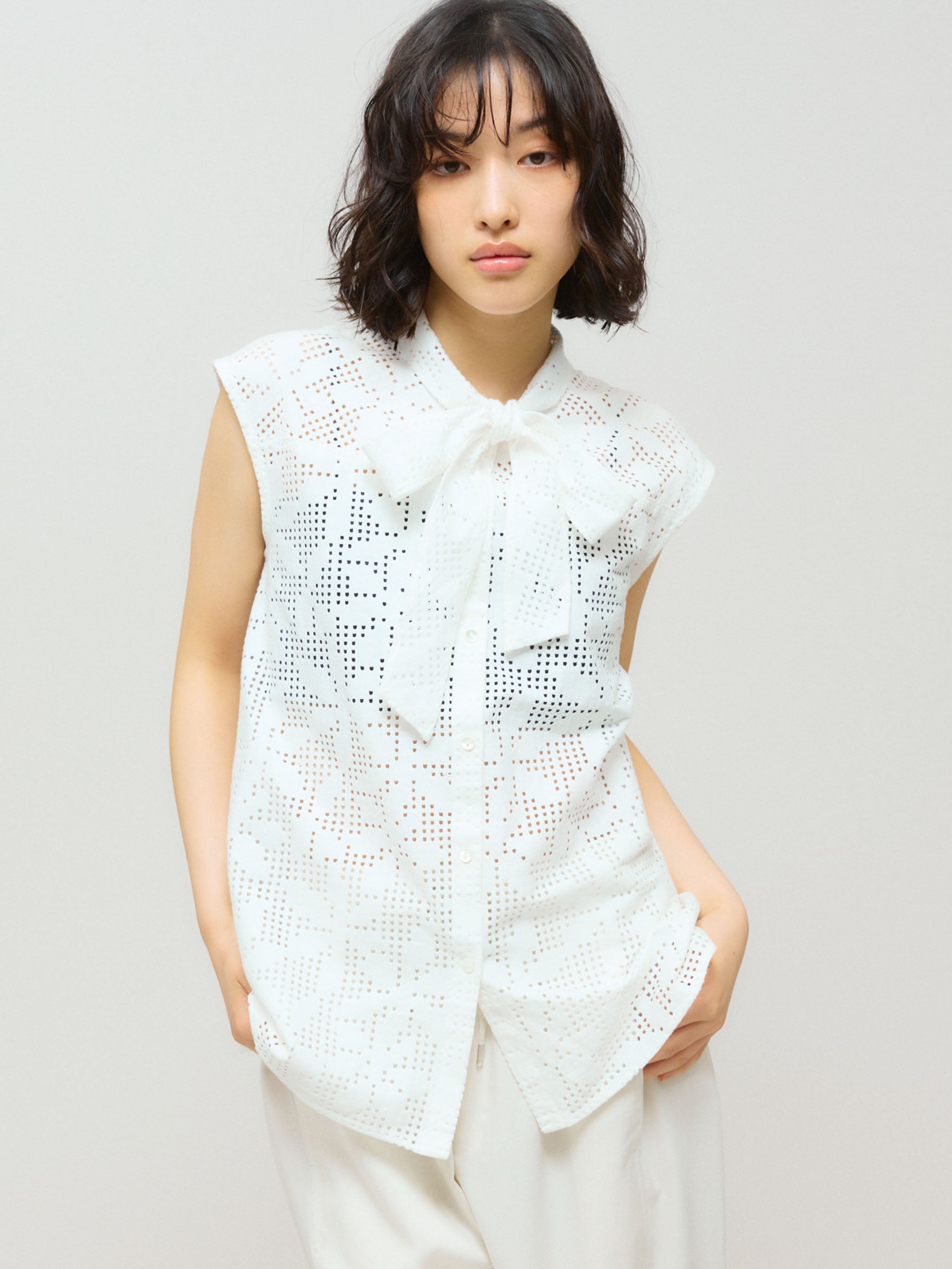 lace bow tie no sleeve blouse[A]