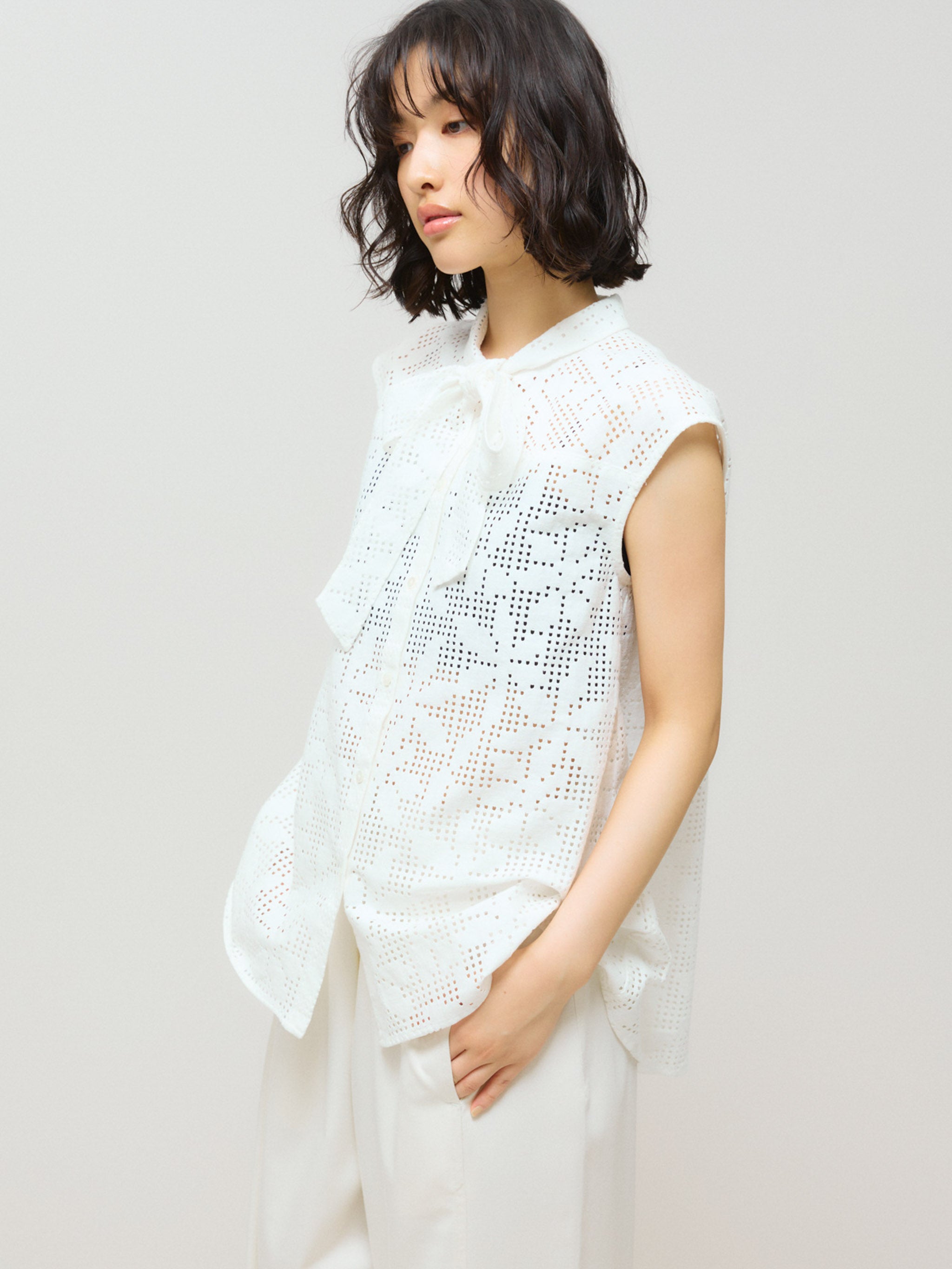 lace bow tie no sleeve blouse[A]