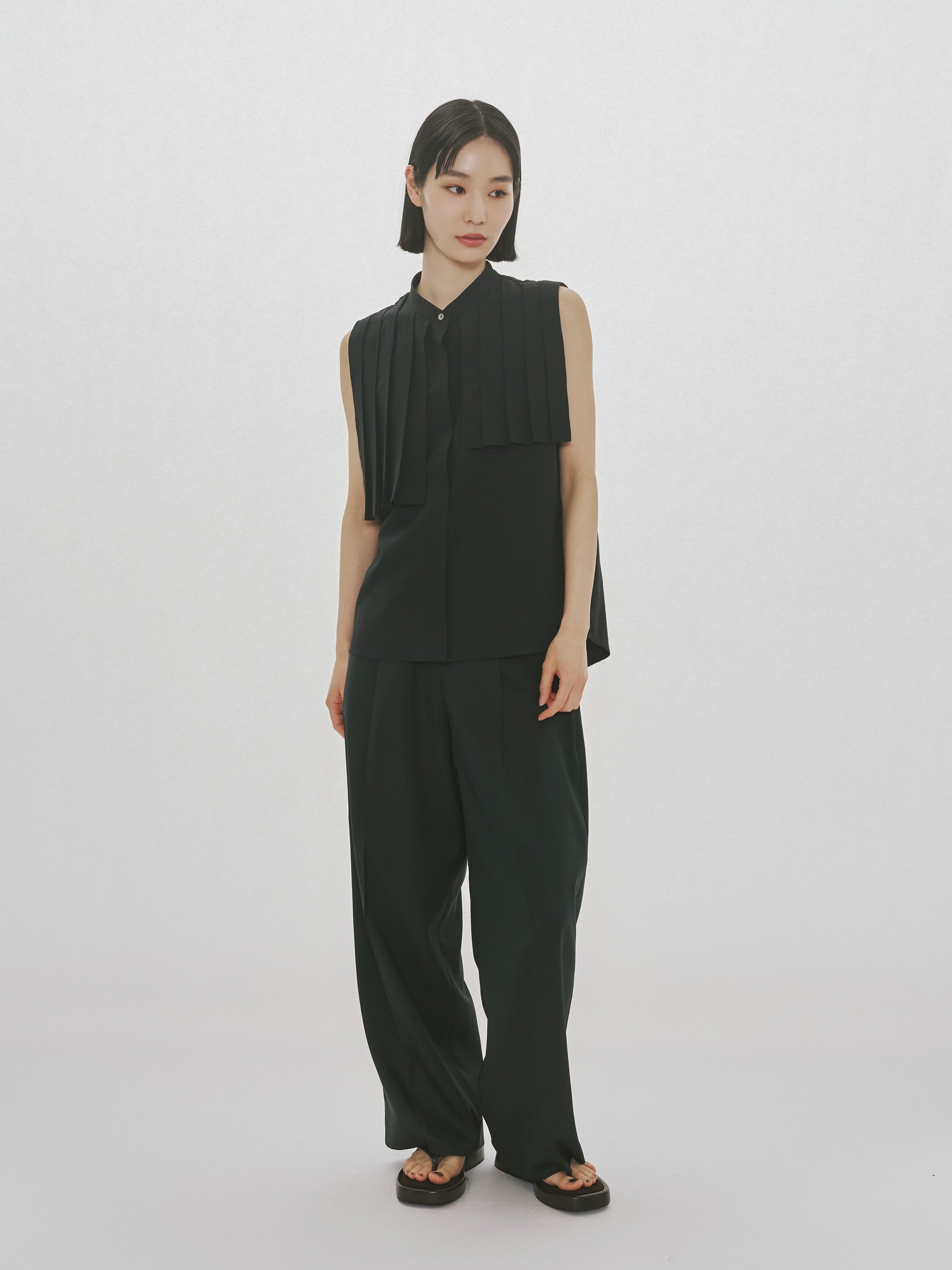 N/S asymmetry pleats shirt