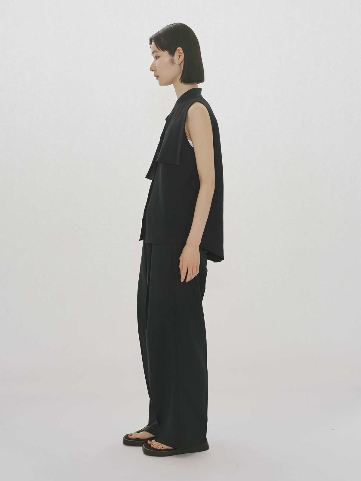 N/S asymmetry pleats shirt