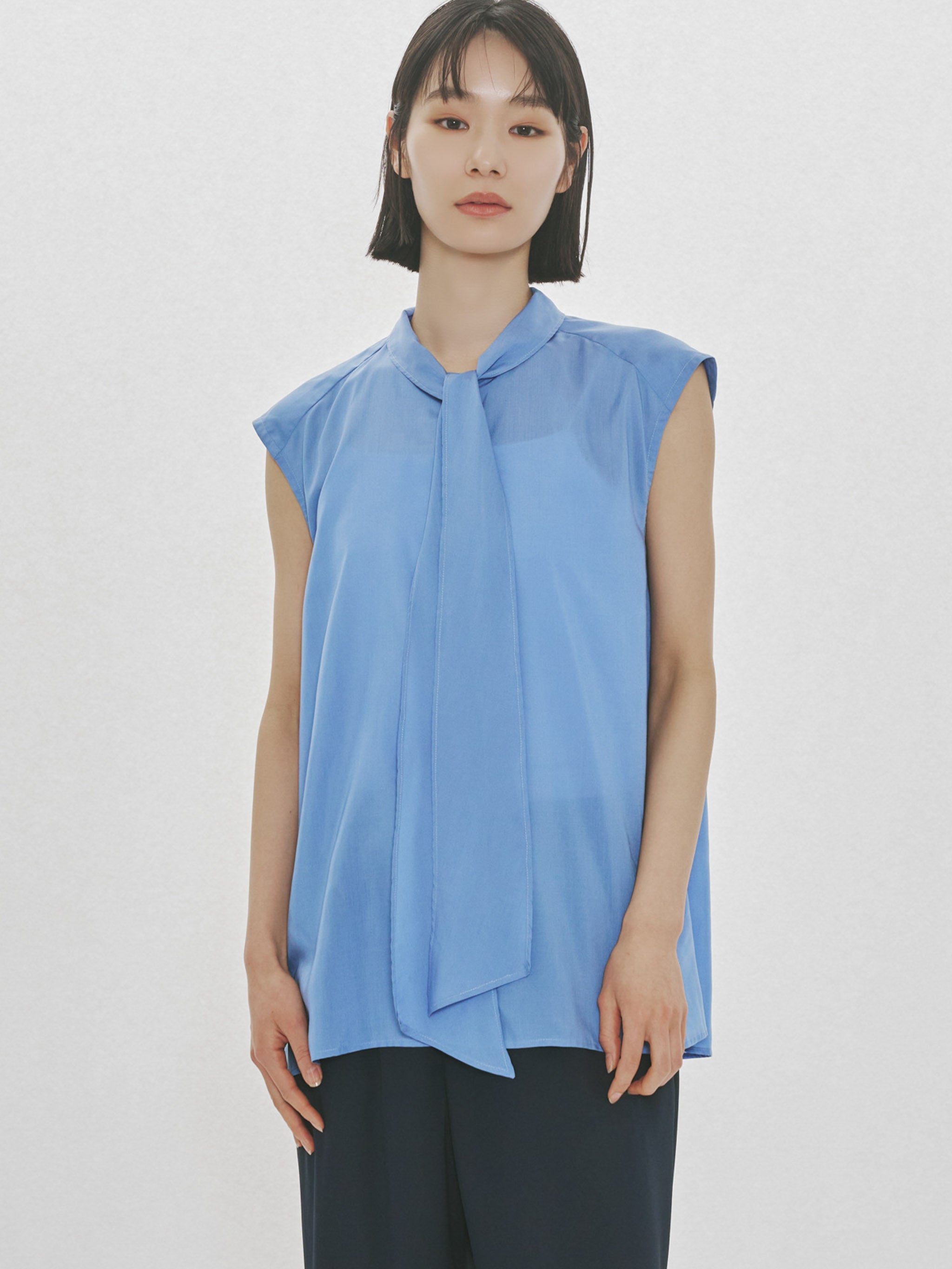 ribbon tie no sleeve blouse