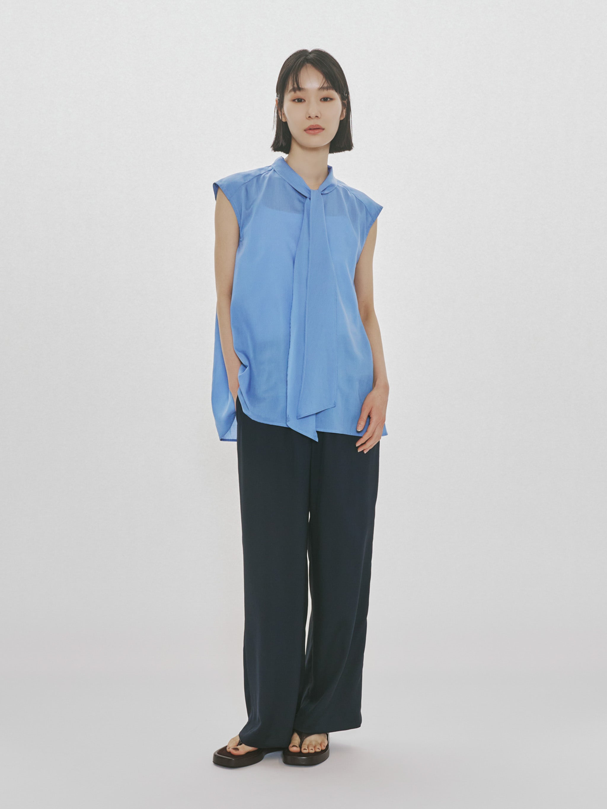 ribbon tie no sleeve blouse