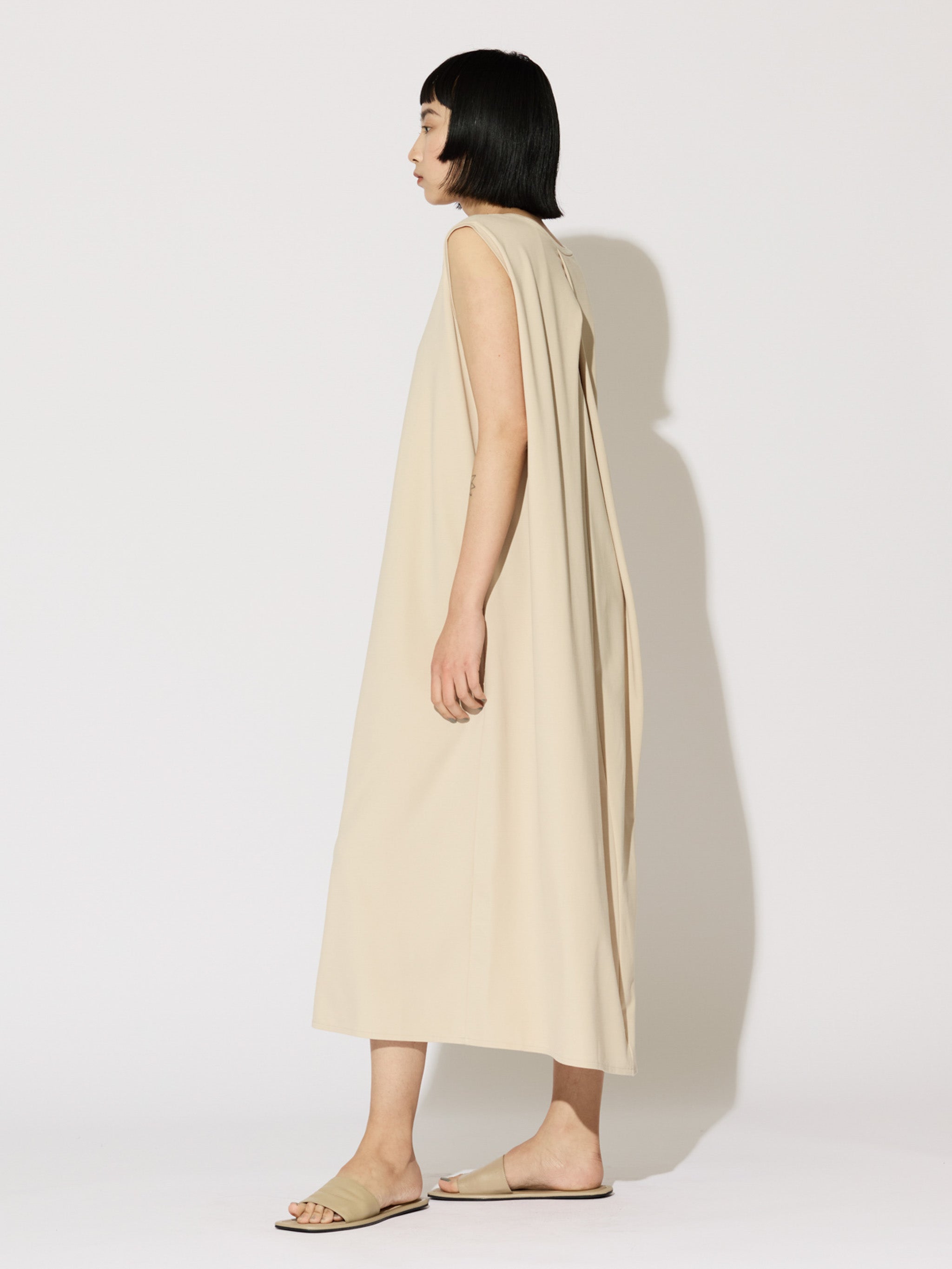 back-tuck dress[A]