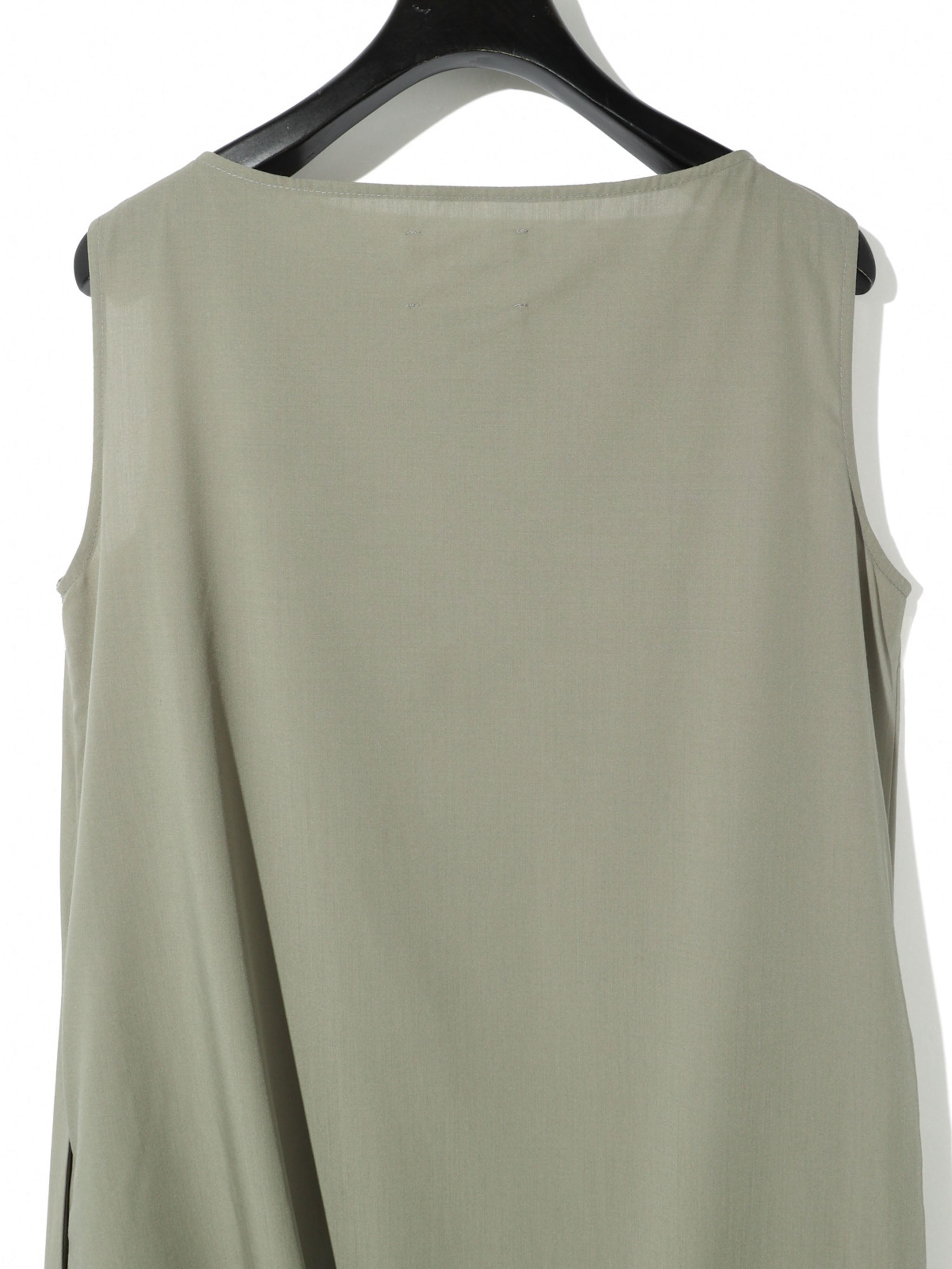 sleeveless twist hem onepiece