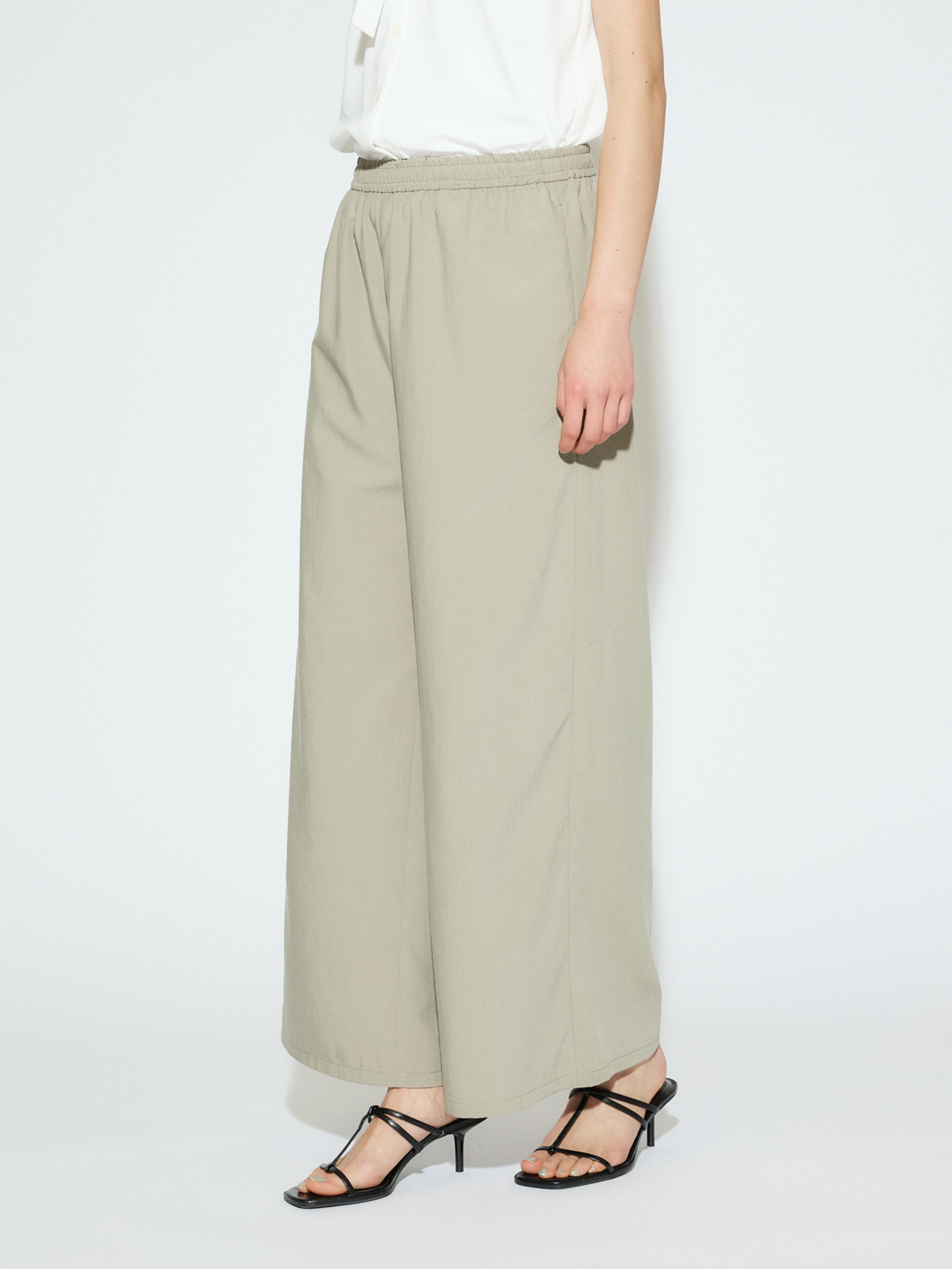 easy baggy slacks.S