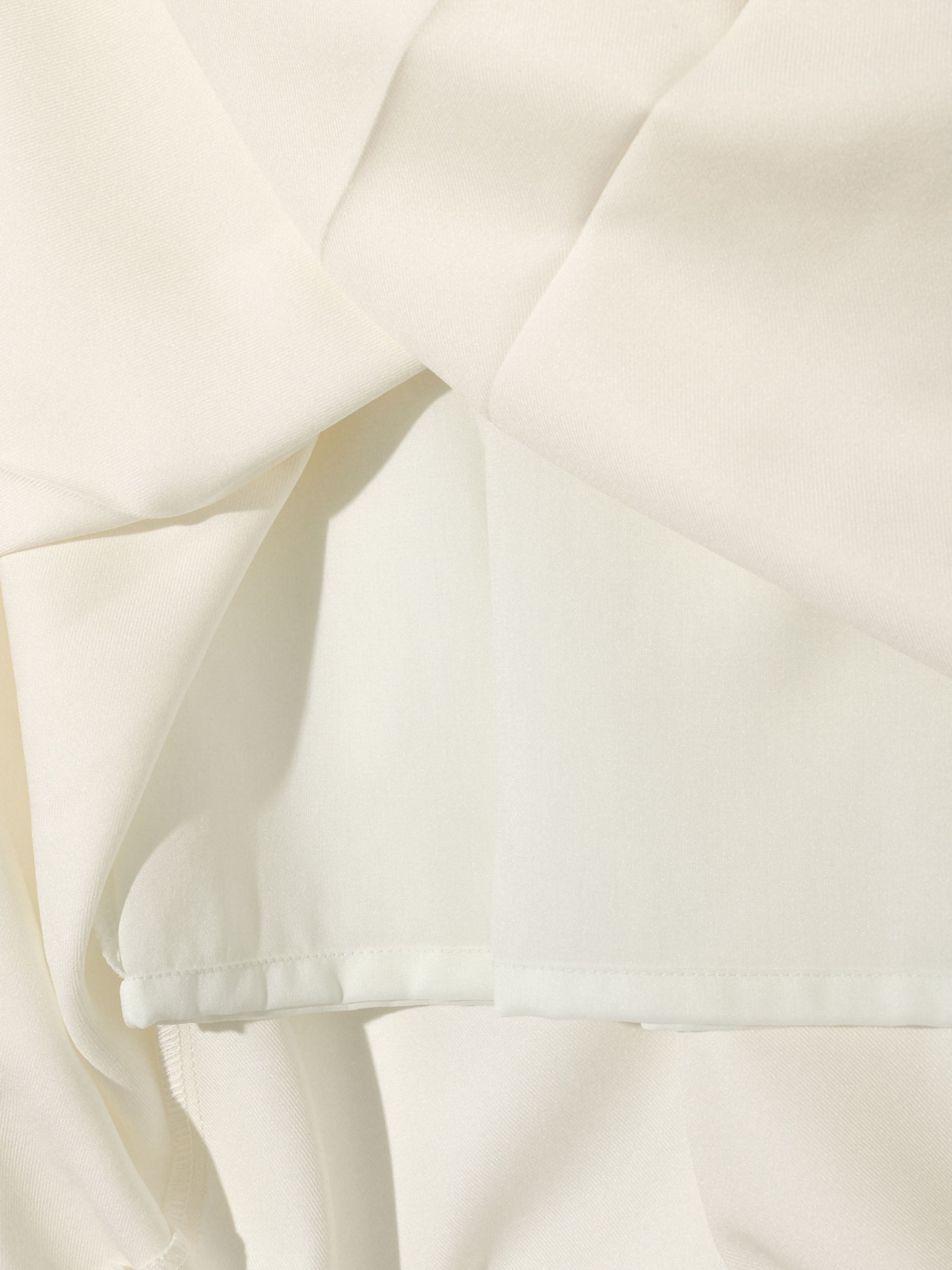 in tuck skirt [A]
