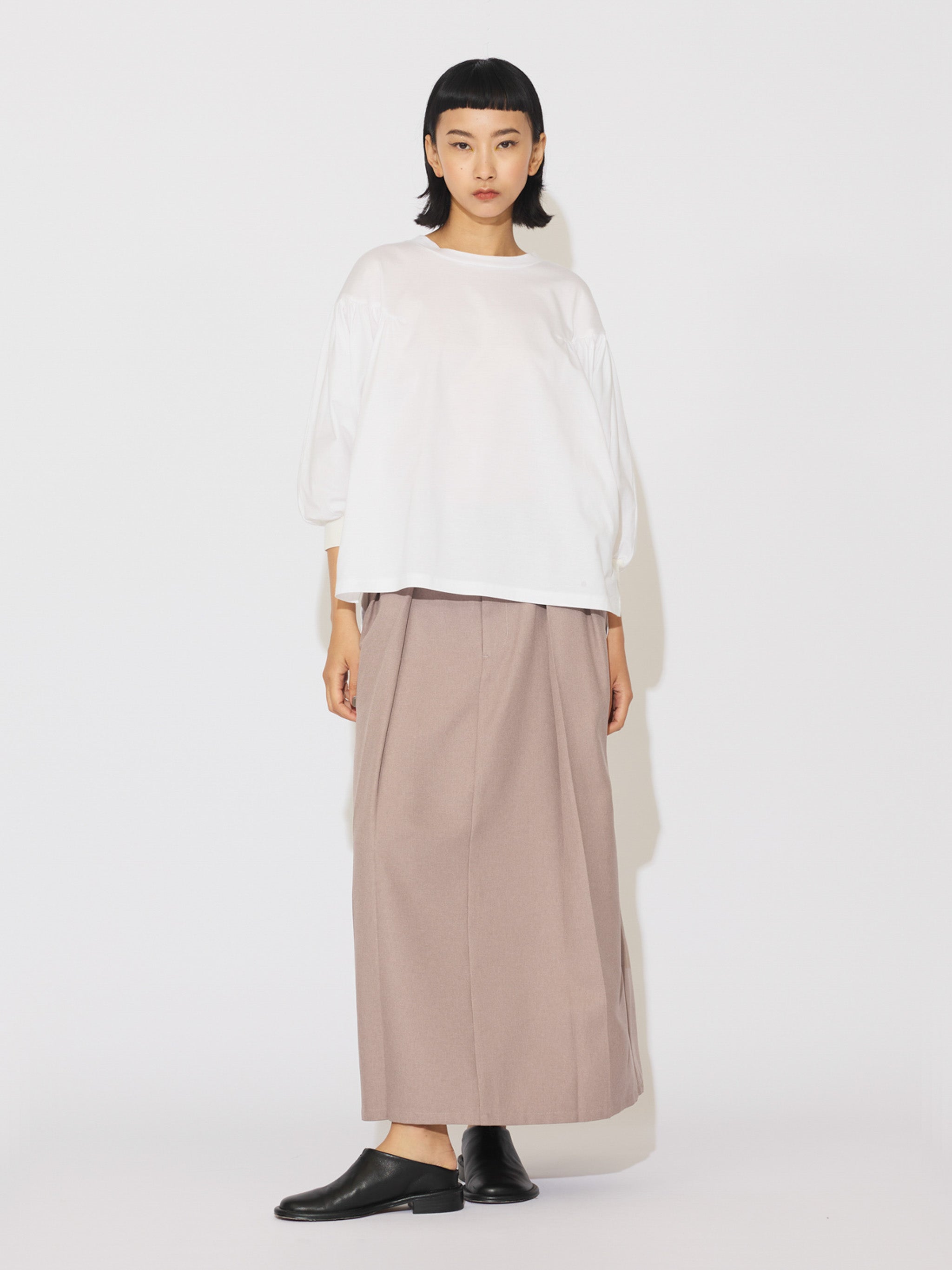 in tuck skirt [A]