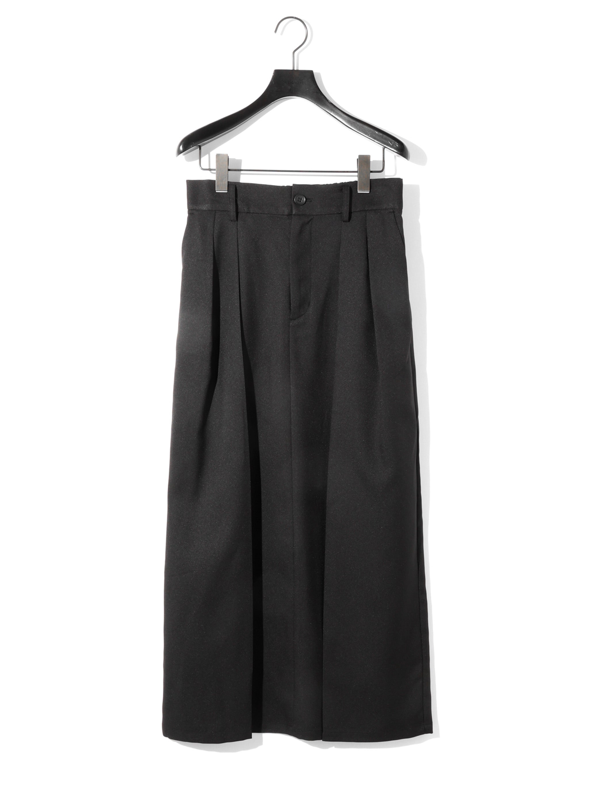 in tuck skirt [A]