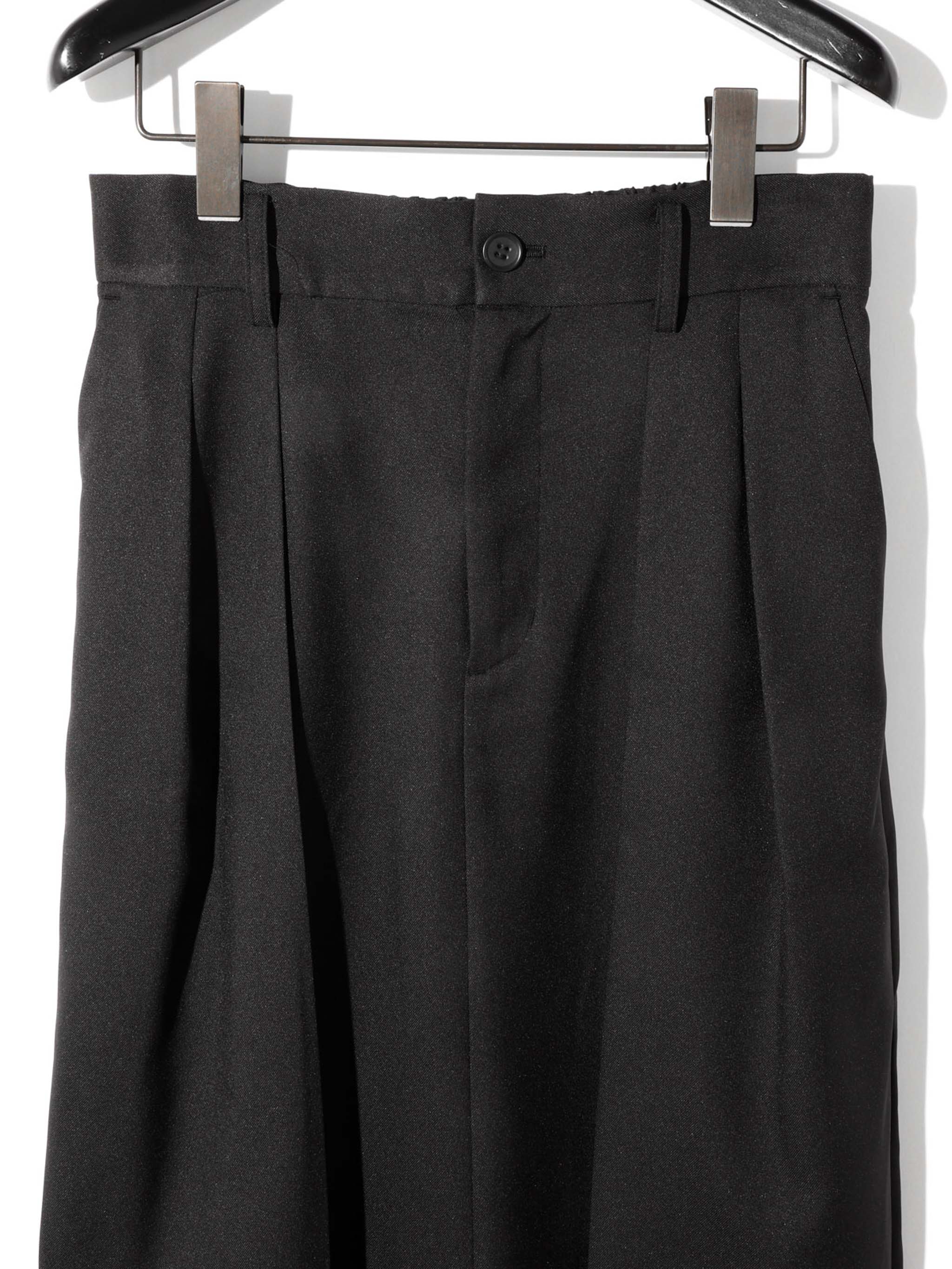 in tuck skirt [A]