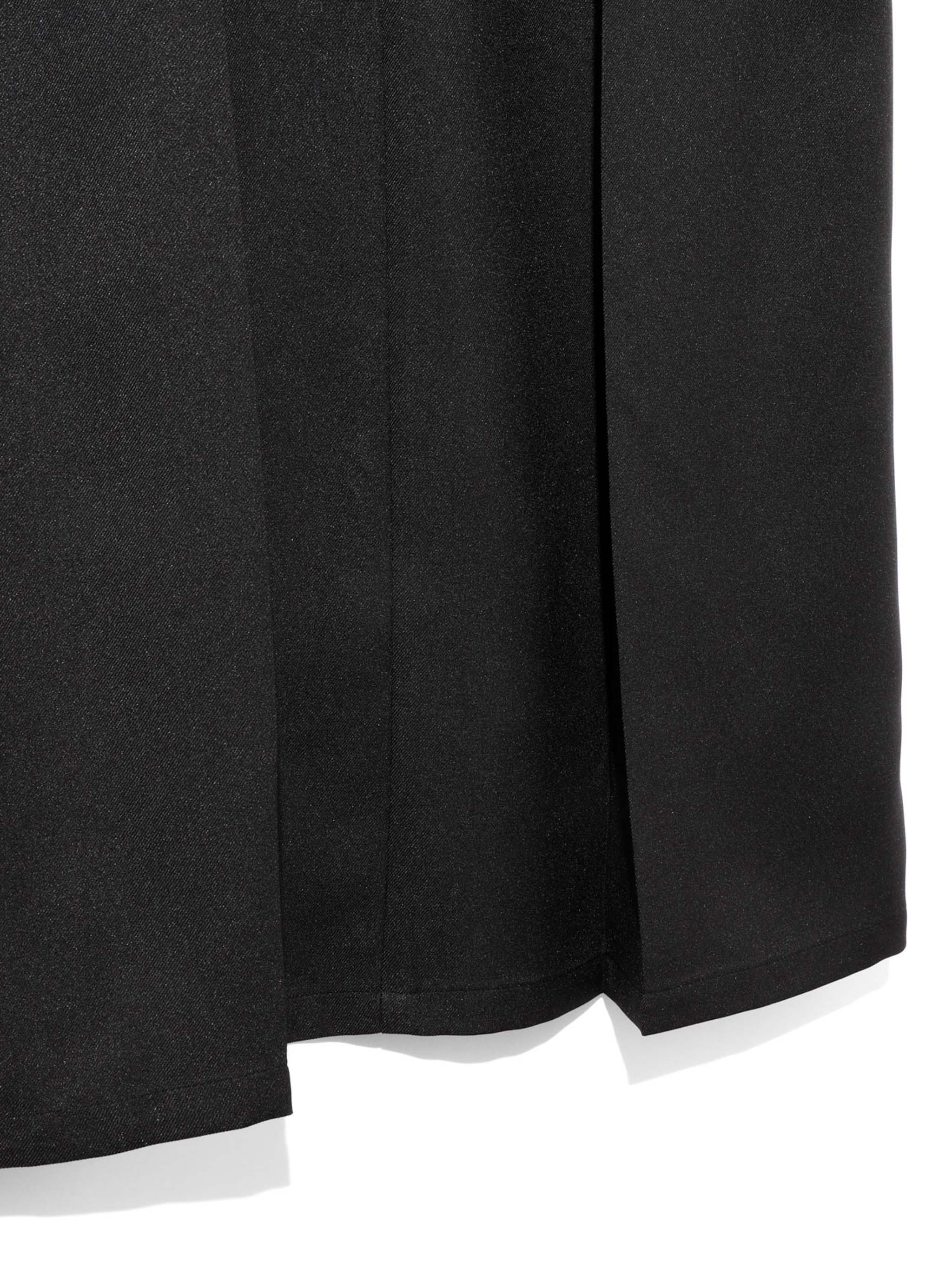 in tuck skirt [A]