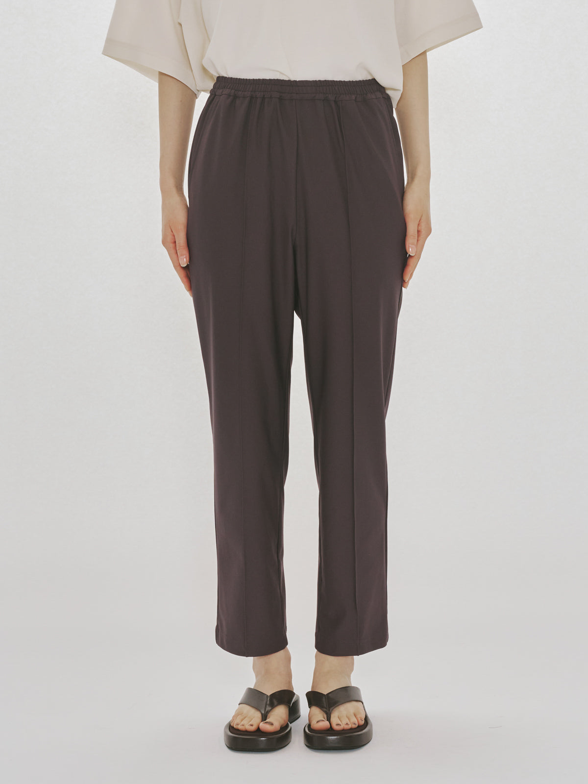 essential slim tapered pants