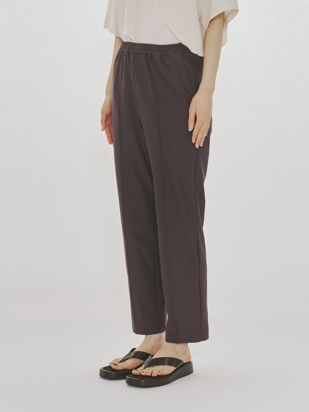 essential slim tapered pants