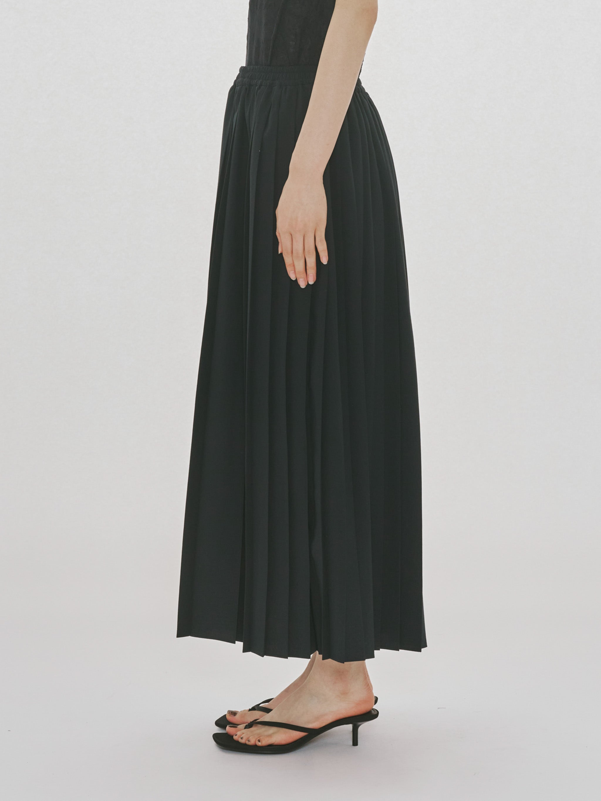Asymmetry Pleats Skirt｜アシンメトリープリーツスカート