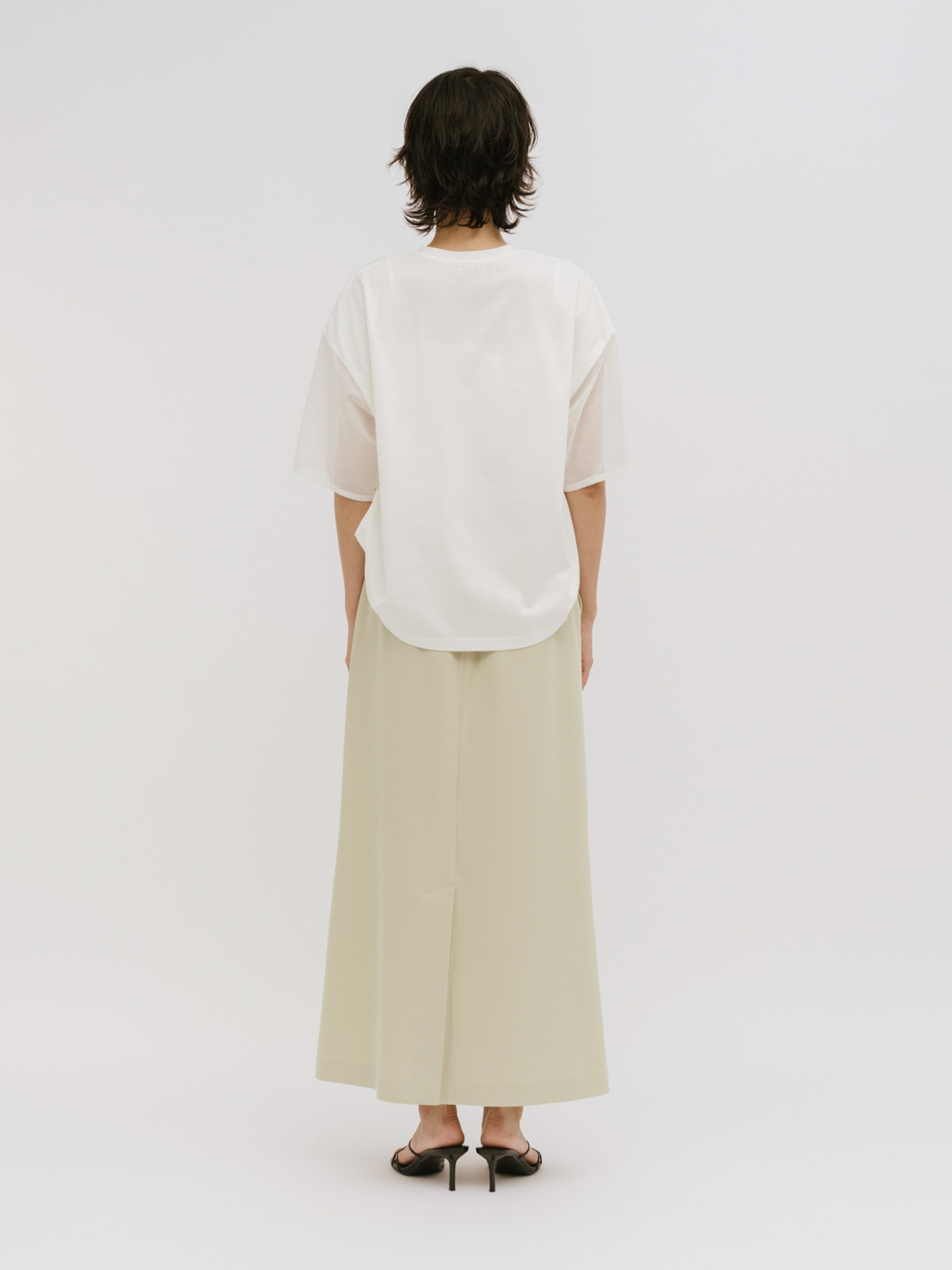 line narrow skirt