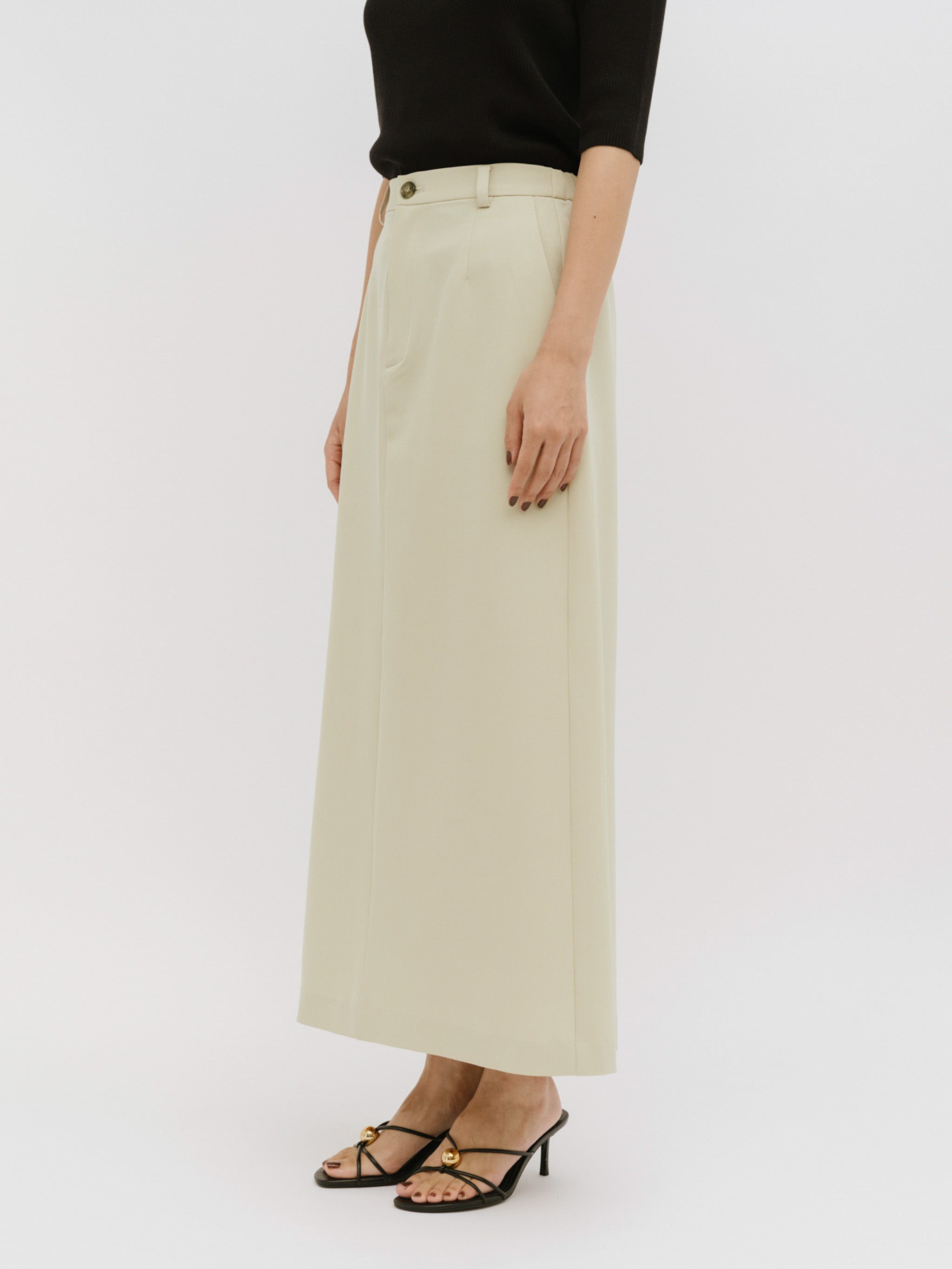 line narrow skirt