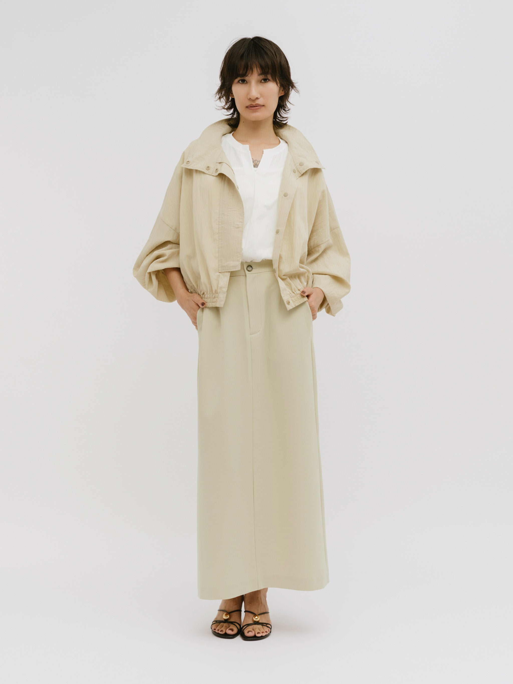 line narrow skirt