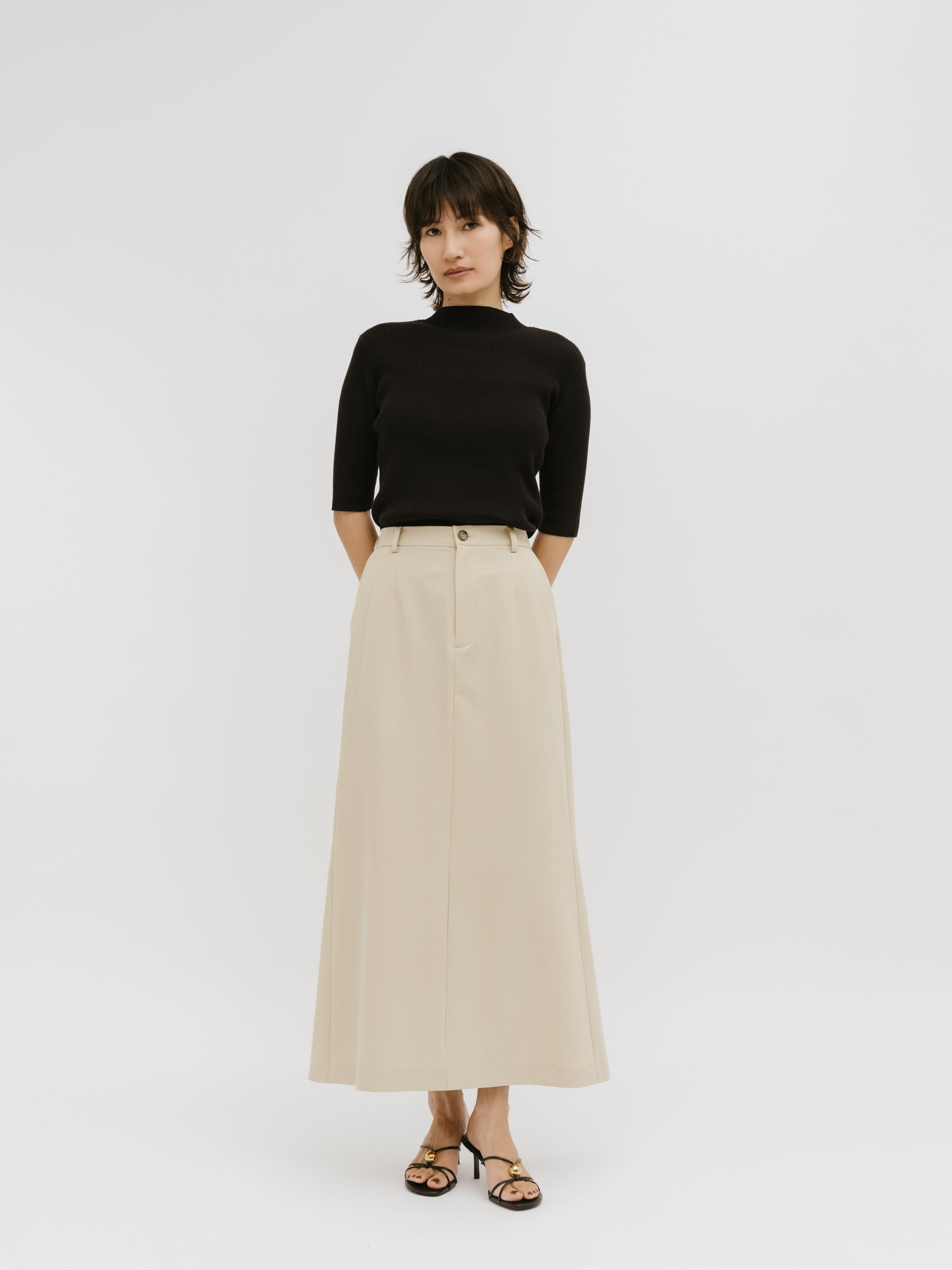 line narrow skirt
