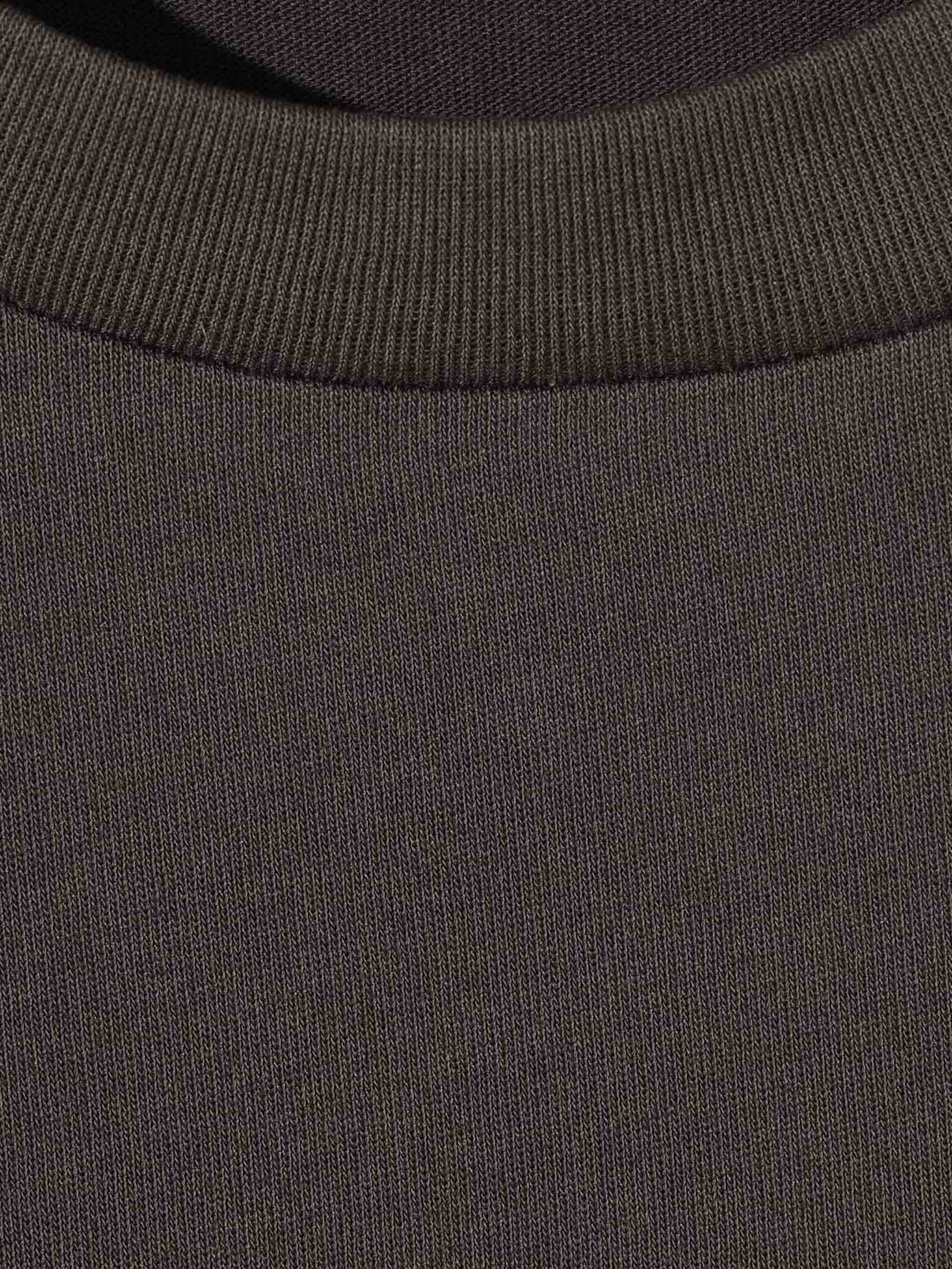 cropped tee