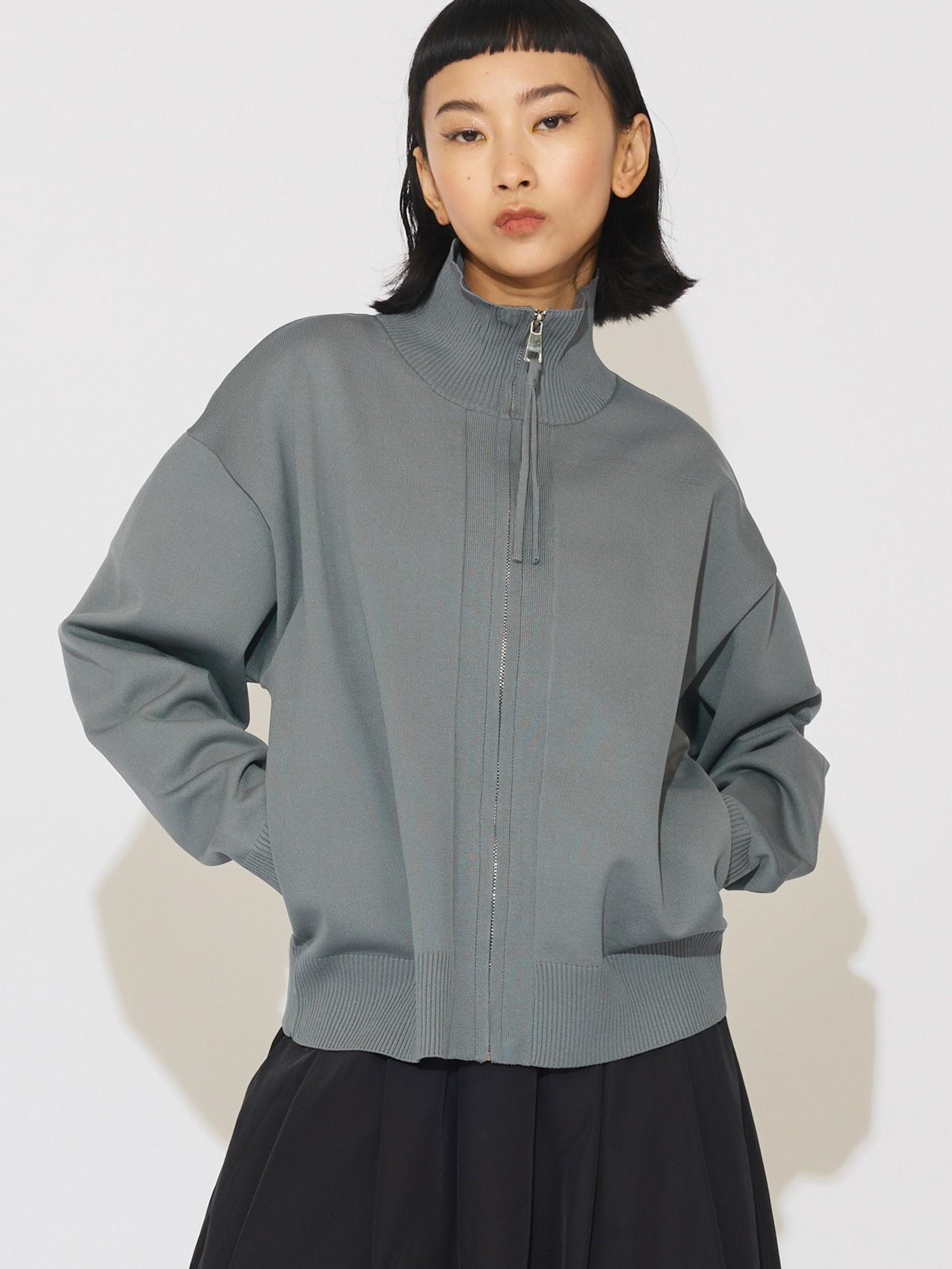 ハイネックジップカーディガン