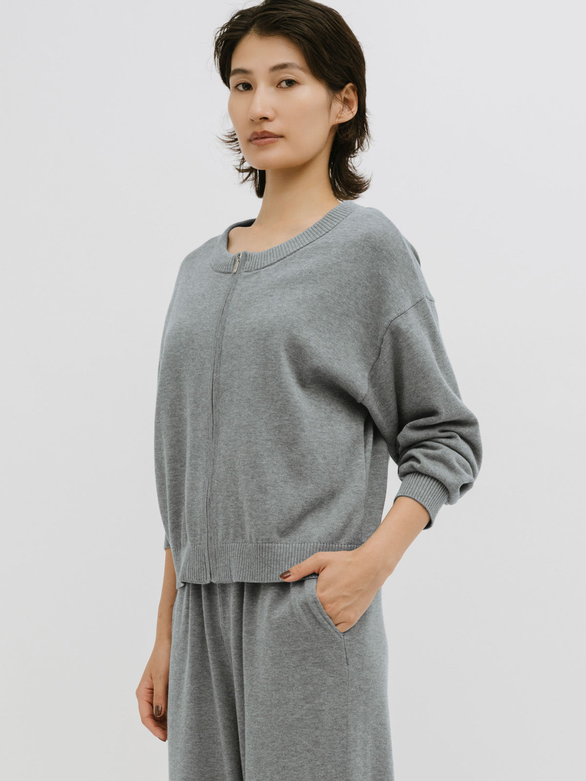 calm zip knit